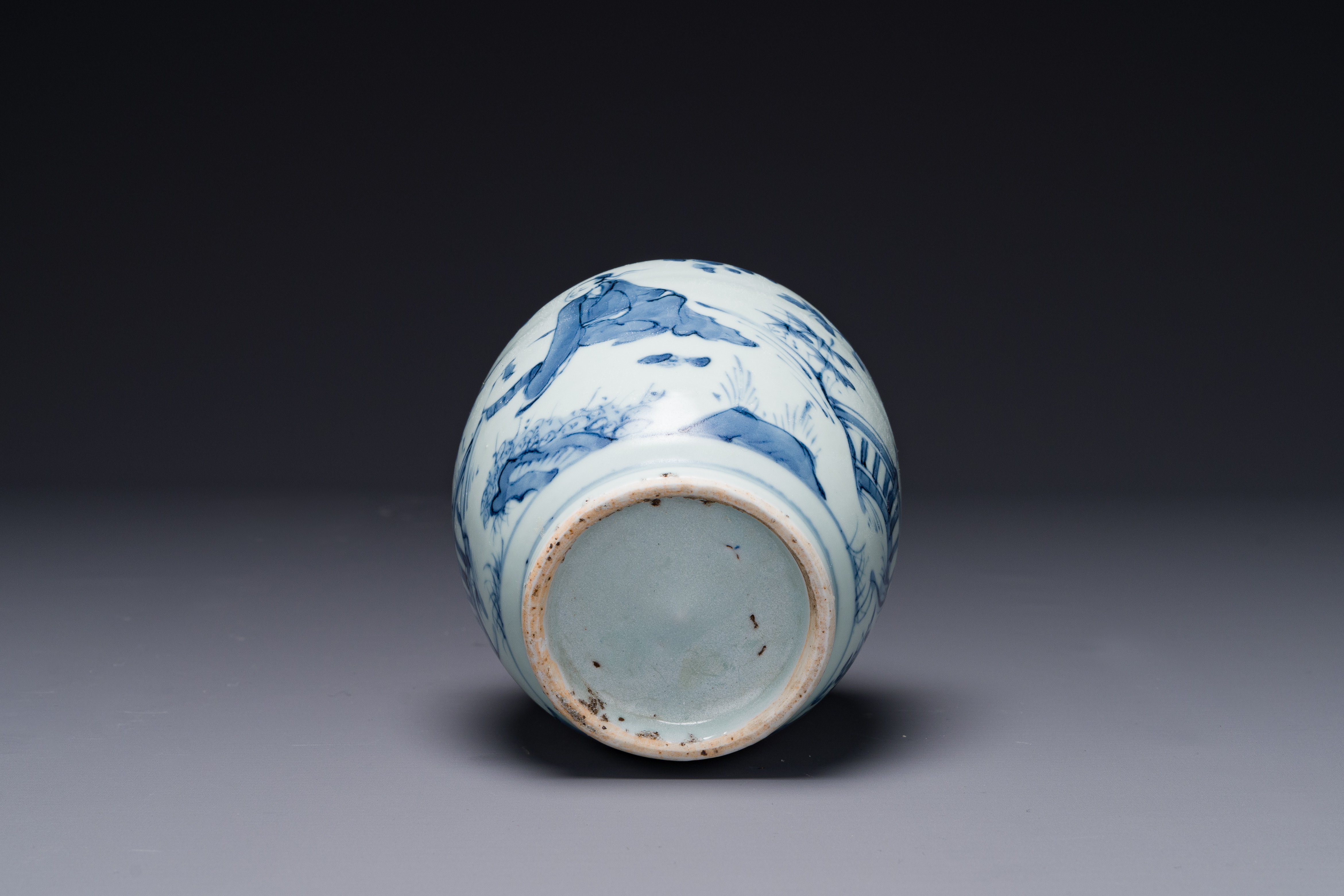 A Chinese blue and white 'sage' jar, Ming - Image 4 of 4