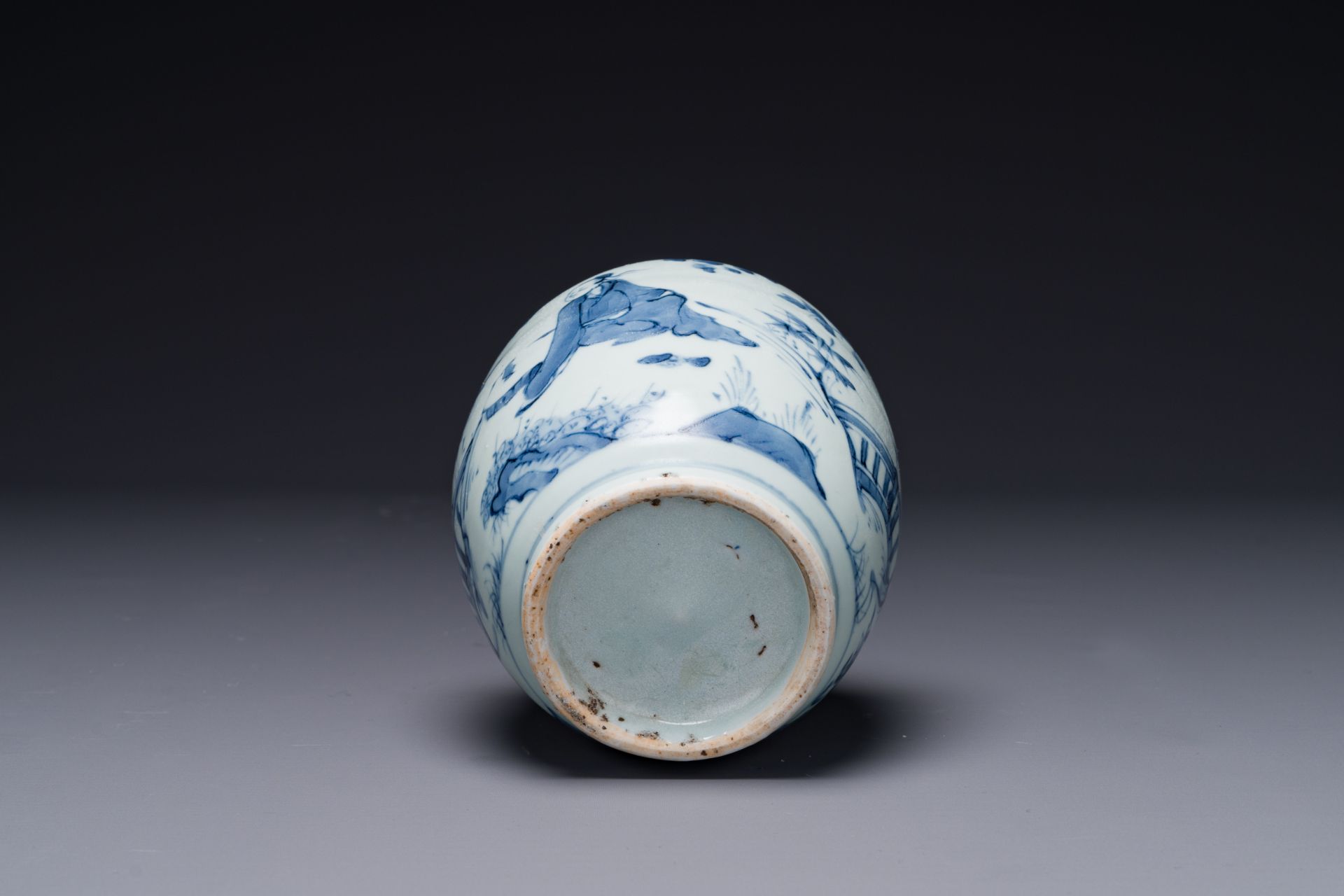 A Chinese blue and white 'sage' jar, Ming - Bild 4 aus 4