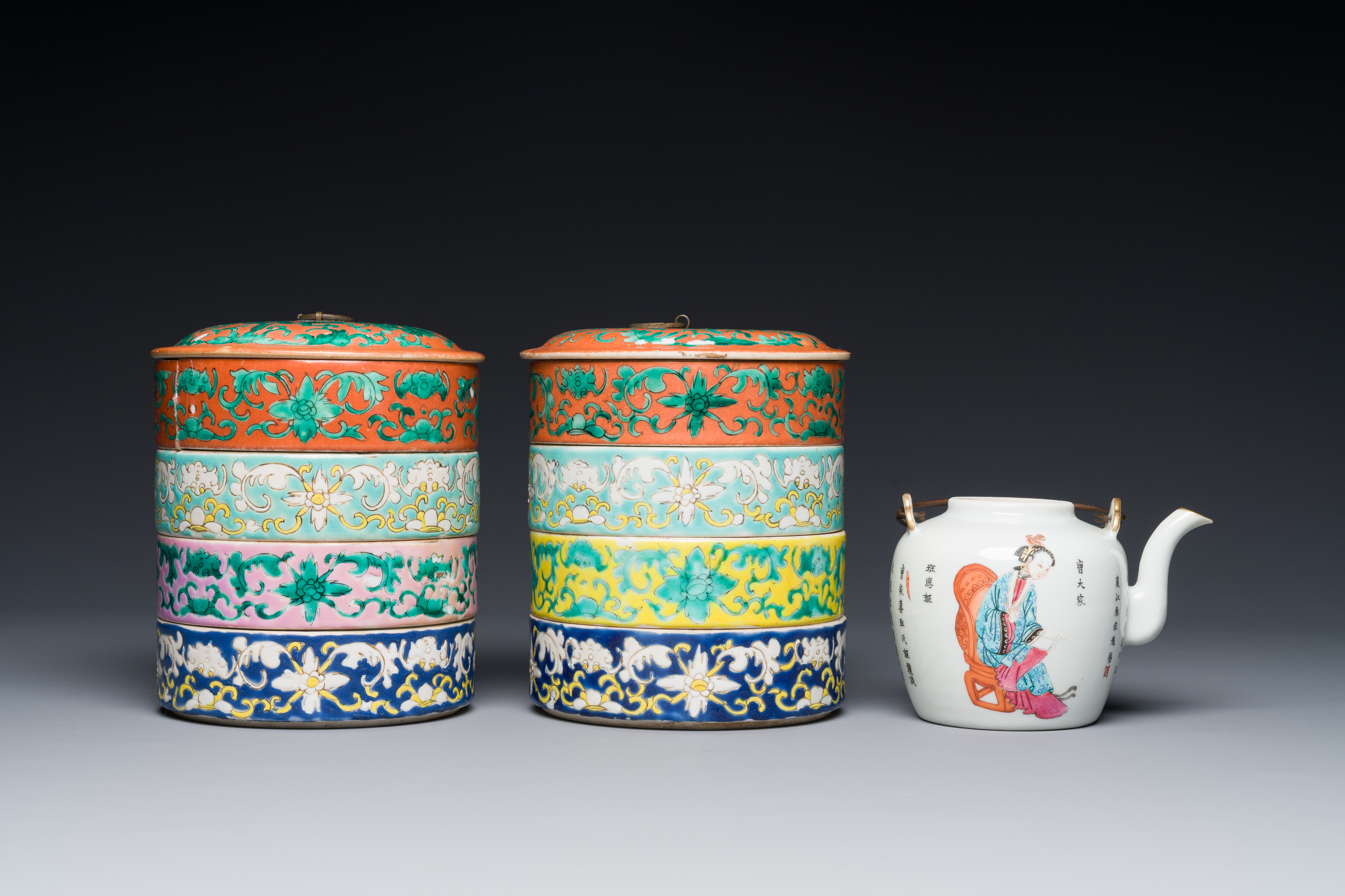 A pair of Chinese famille rose four-tier stacking box and a teapot, 19th C. - Image 3 of 4