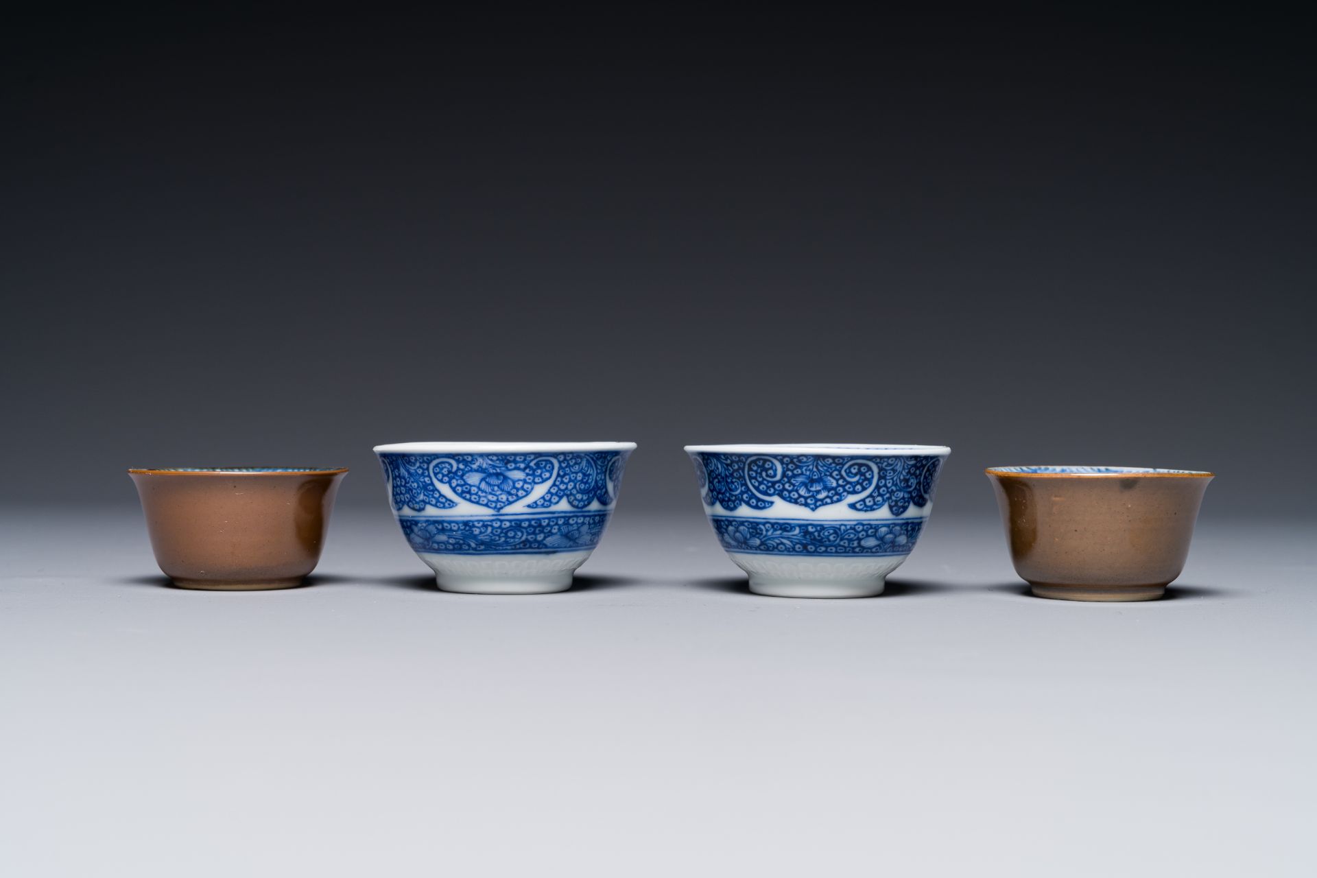 12 Chinese blue and white cups and 13 saucers, including capucin-brown glazed, Kangxi/Qianlong - Image 5 of 6