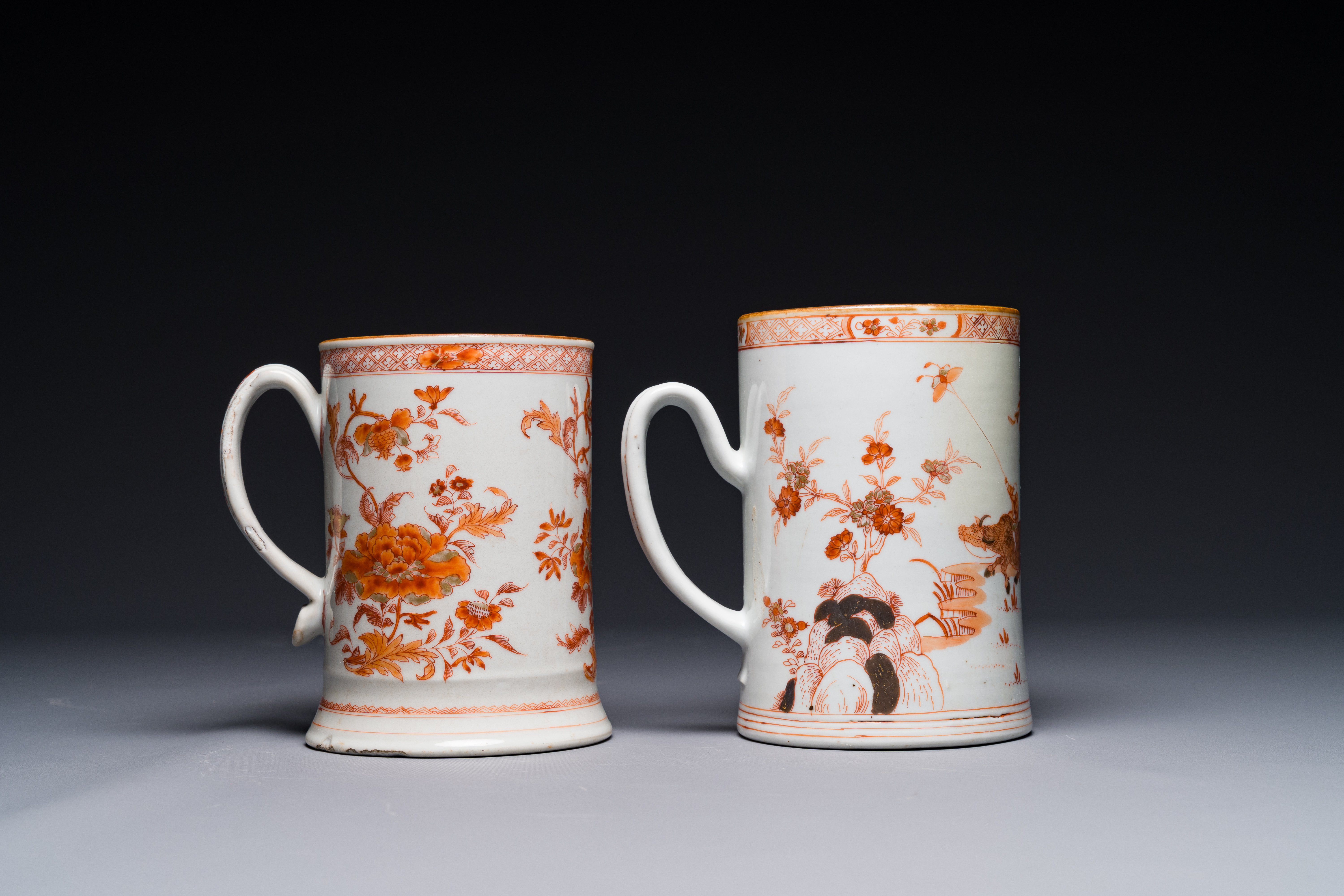 Two Chinese iron-red-decorated and gilded mugs, Yongzheng/Qianlong - Image 3 of 4