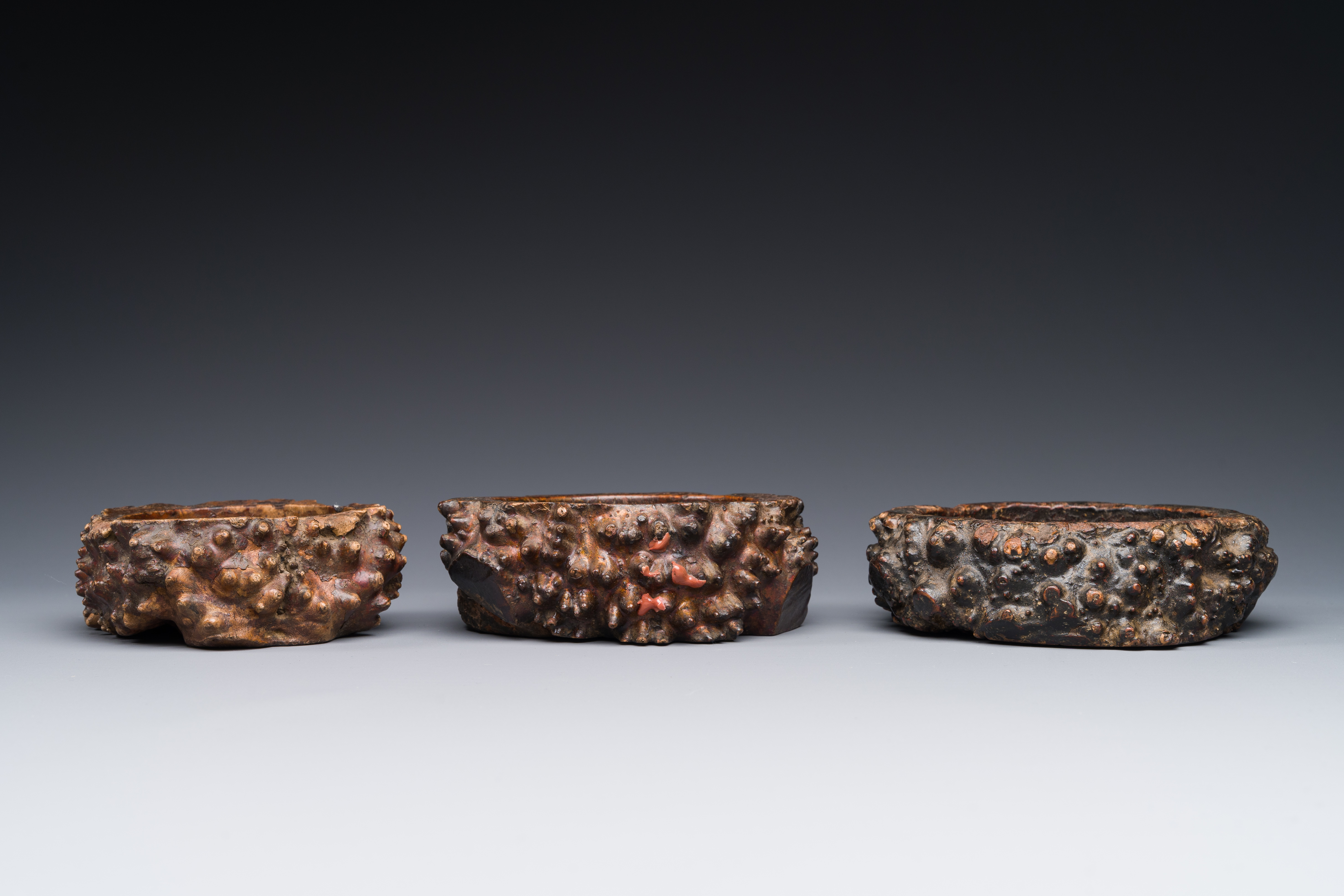 Three Chinese burl wood brush washers, 19th C. - Bild 2 aus 4