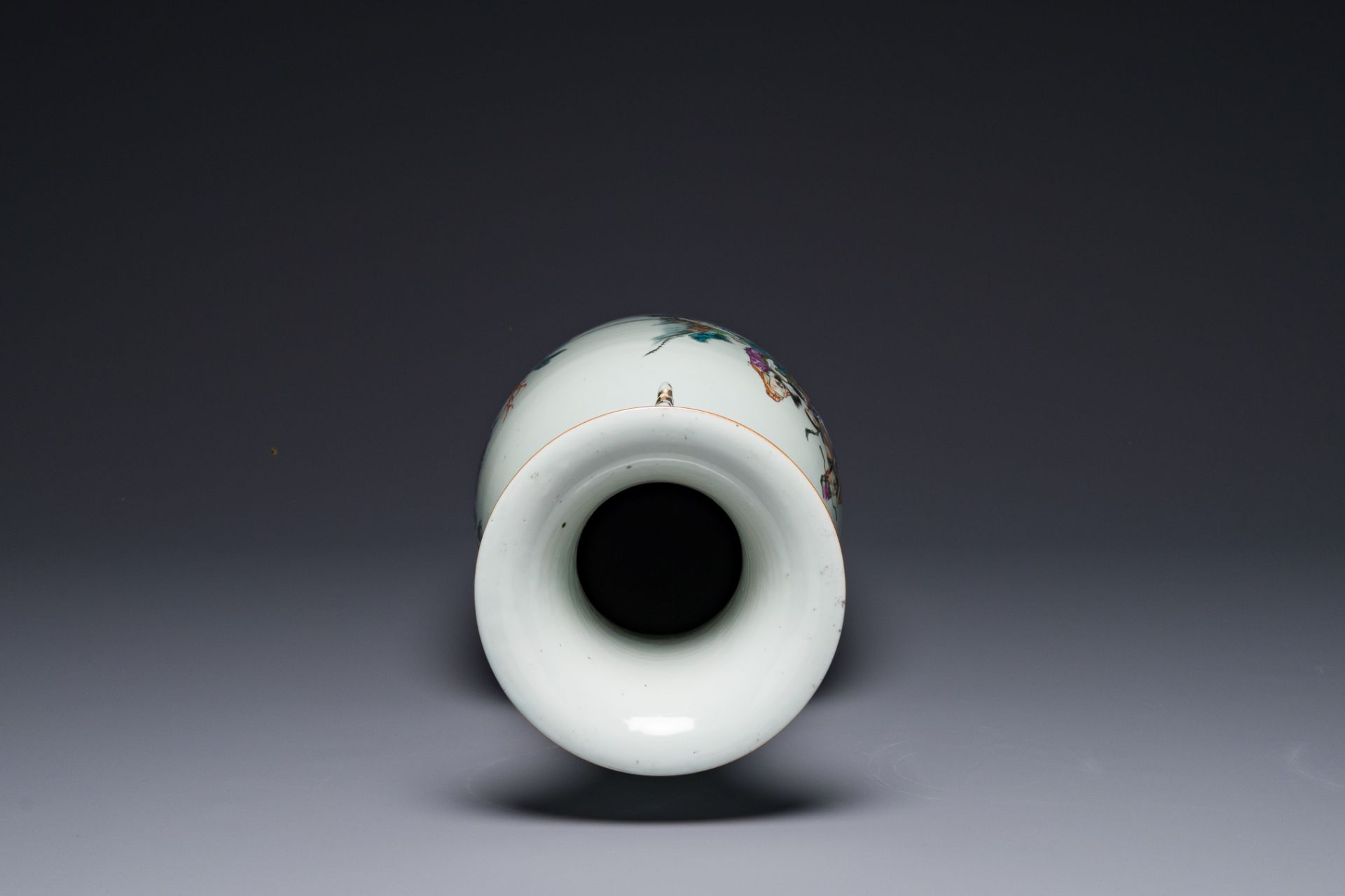 A Chinese famille rose vase, signed Pan Bintang æ½˜è‚‡å”, dated 1918 - Image 5 of 6