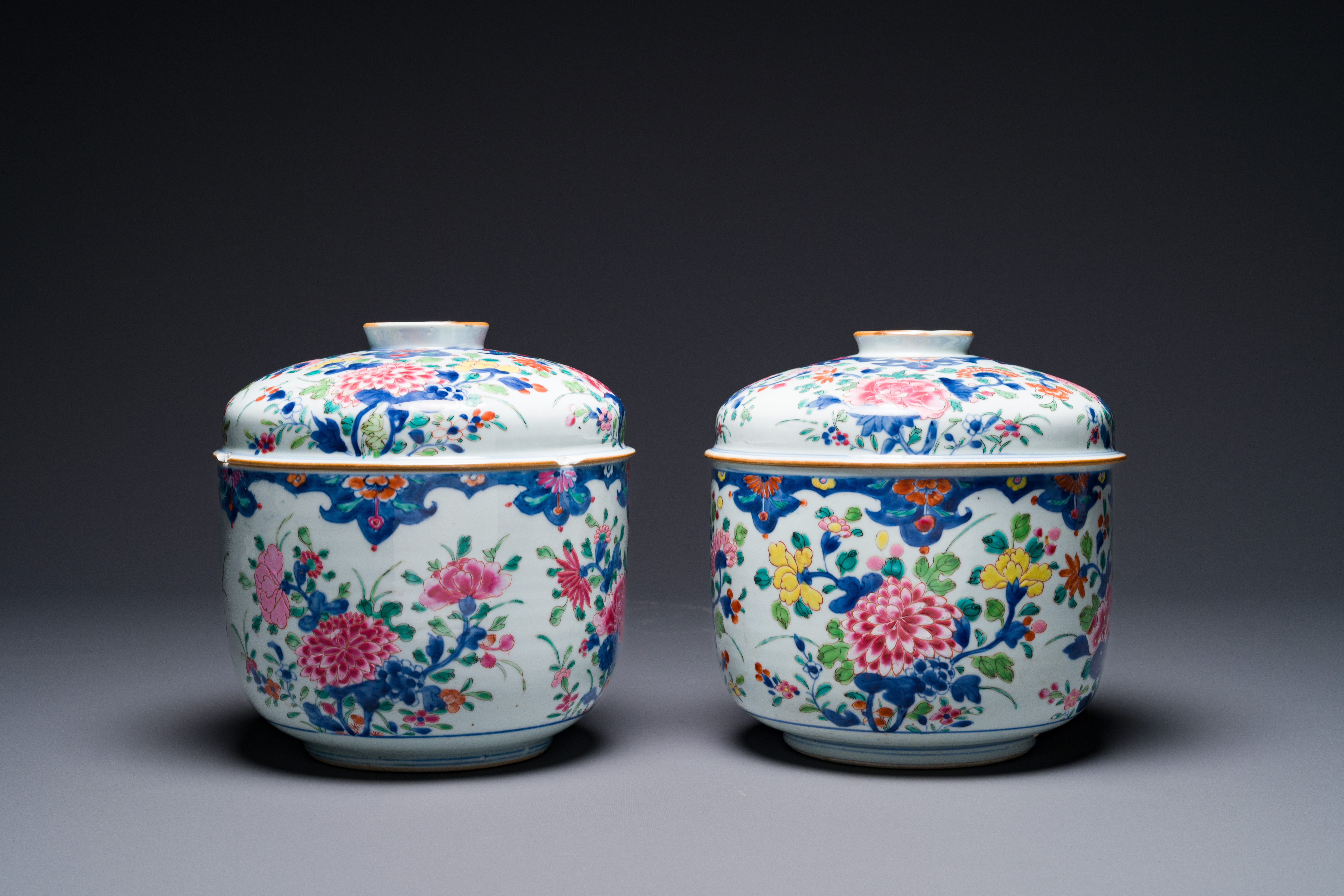 A pair of large Chinese famille rose jars and covers with floral design, Qianlong - Image 4 of 10