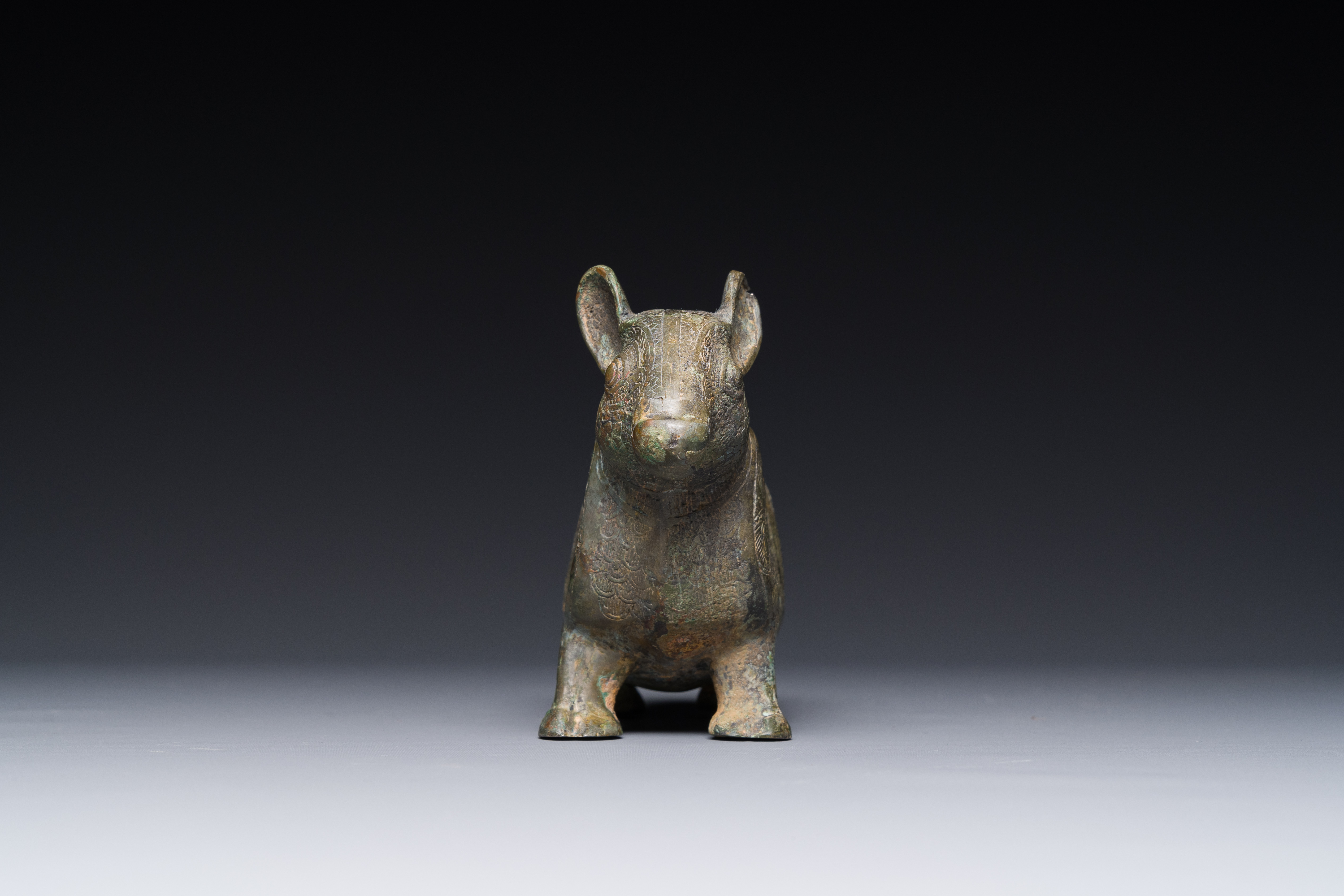 A rare Chinese bronze ritual vessel in the form of a tapir in Eastern Zhou-style, Warring States per - Image 5 of 10