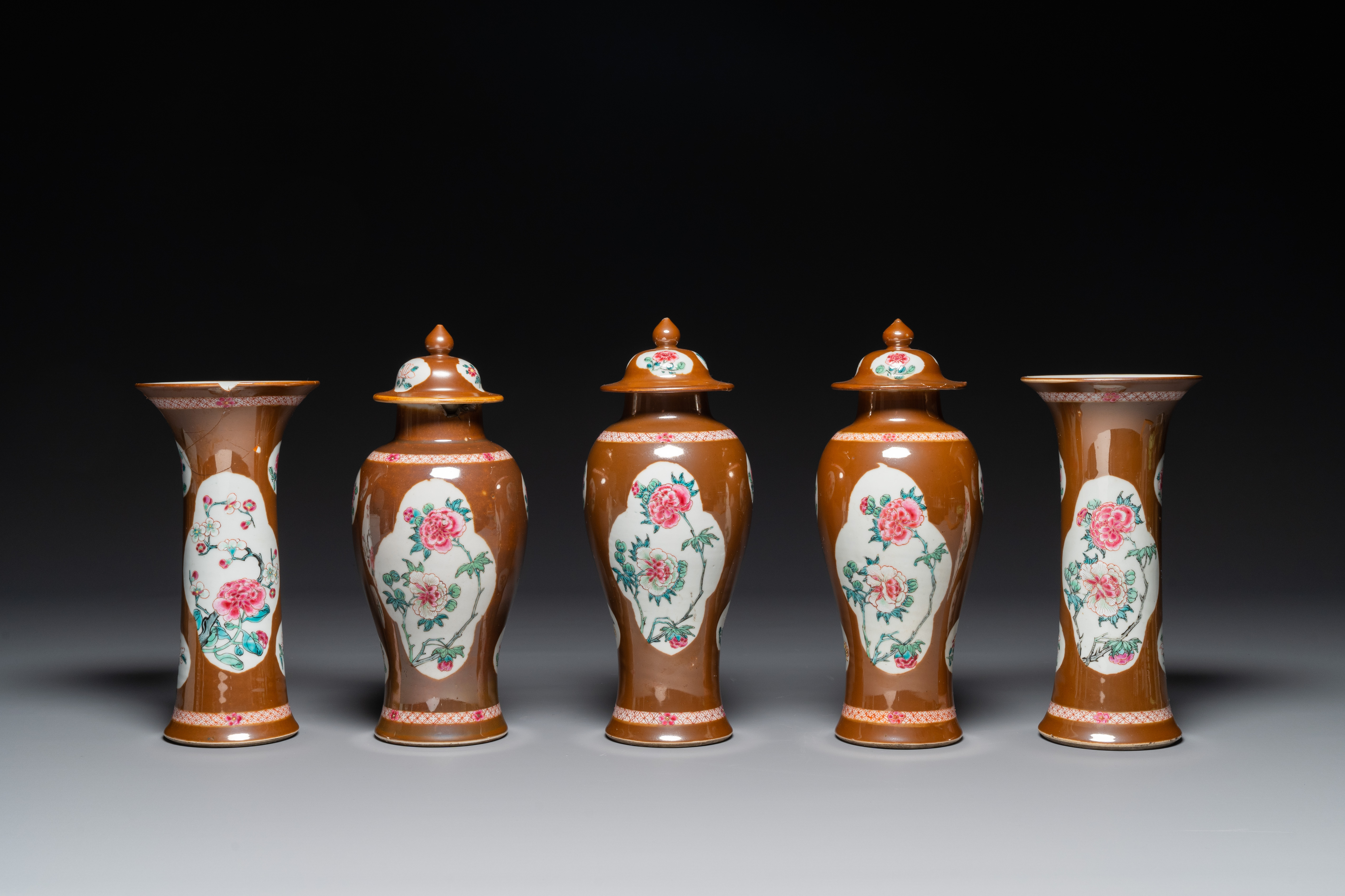 A Chinese capucin-brown-ground famille rose garniture of five vases with floral design, Yongzheng/Qi - Image 3 of 5