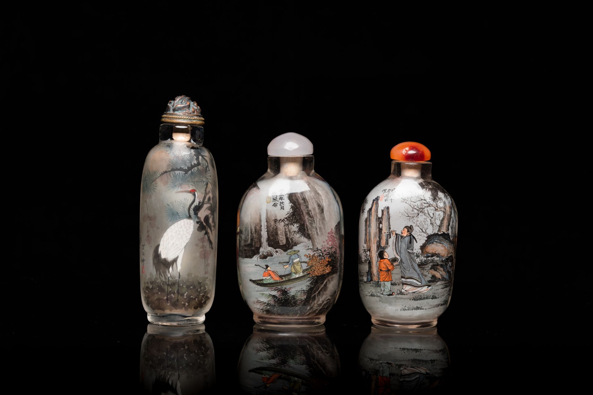 Three Chinese inside-painted glass snuff bottles, 20th C. - Bild 2 aus 7