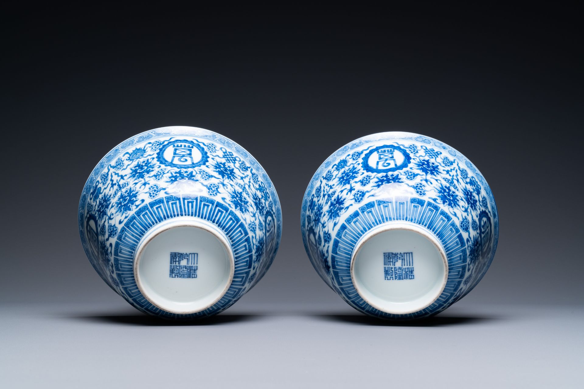 A pair of Chinese blue and white 'wan shou wu jiang' bowls, Qianlong mark and of the period - Bild 7 aus 40