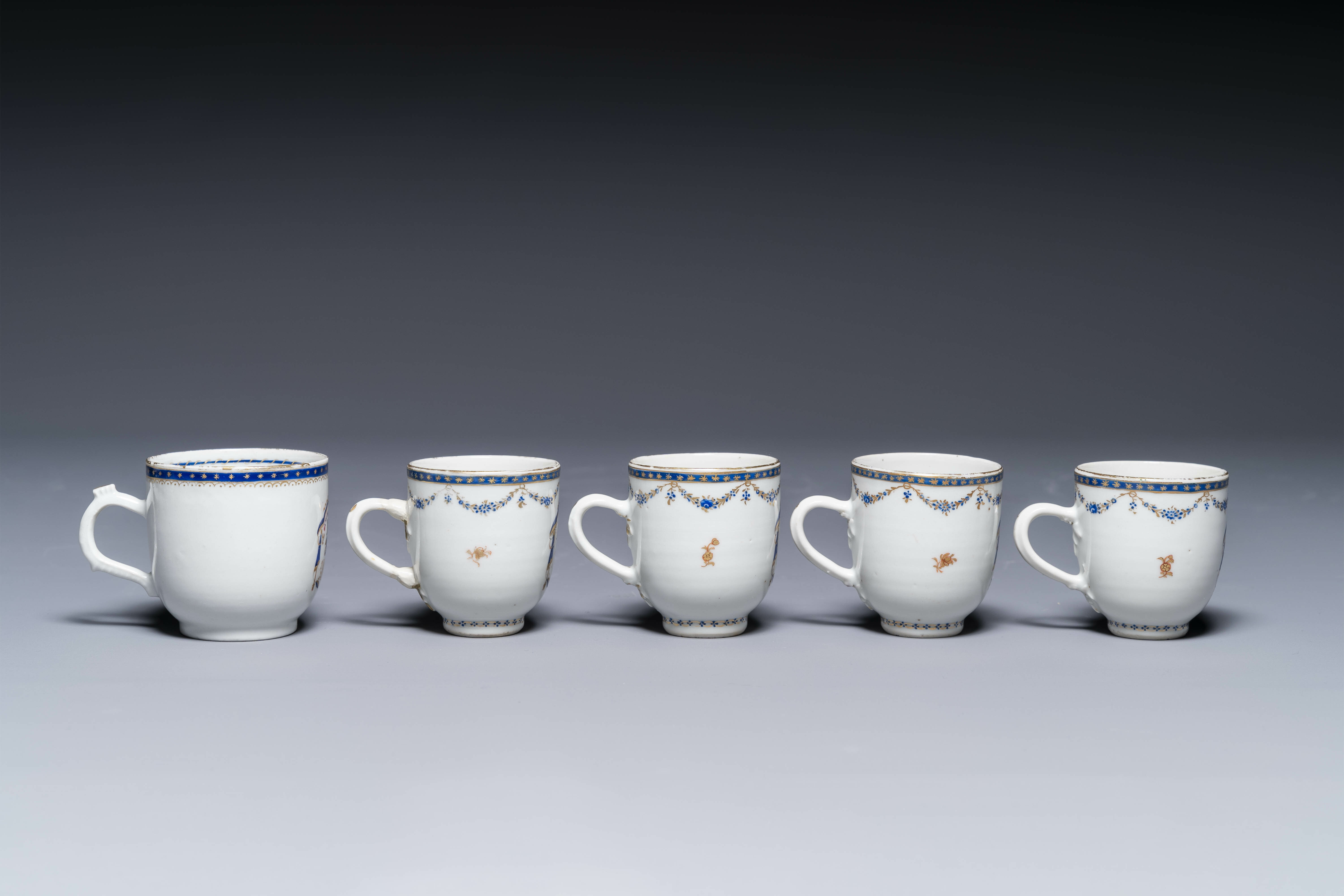 A varied collection of nine pieces Chinese export porcelain, Qianlong/Jiaqing - Image 2 of 12