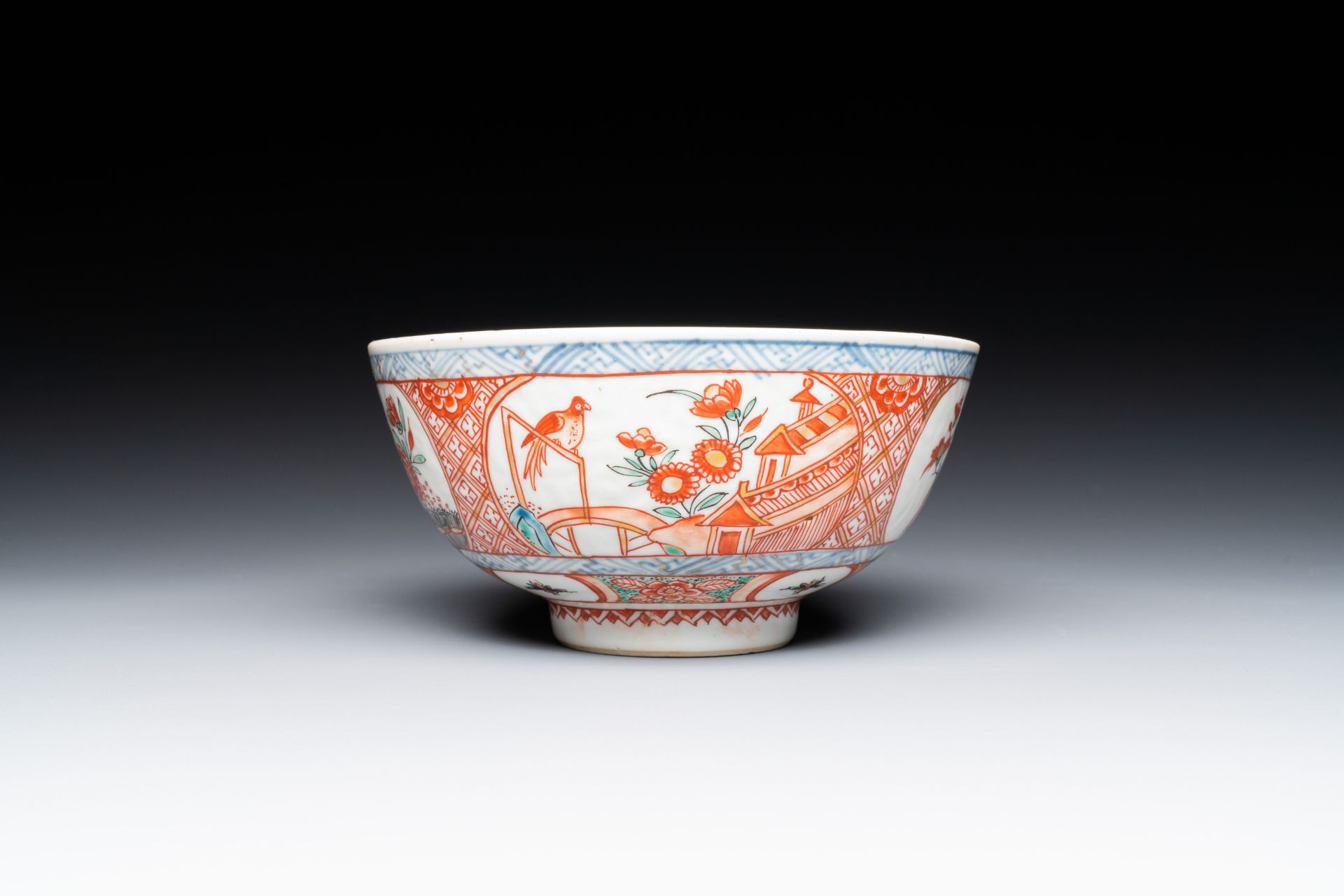 A pair of Chinese English-decorated plates and a Dutch-overdecorated Chinese bowl and plate, Qianlon - Bild 5 aus 9