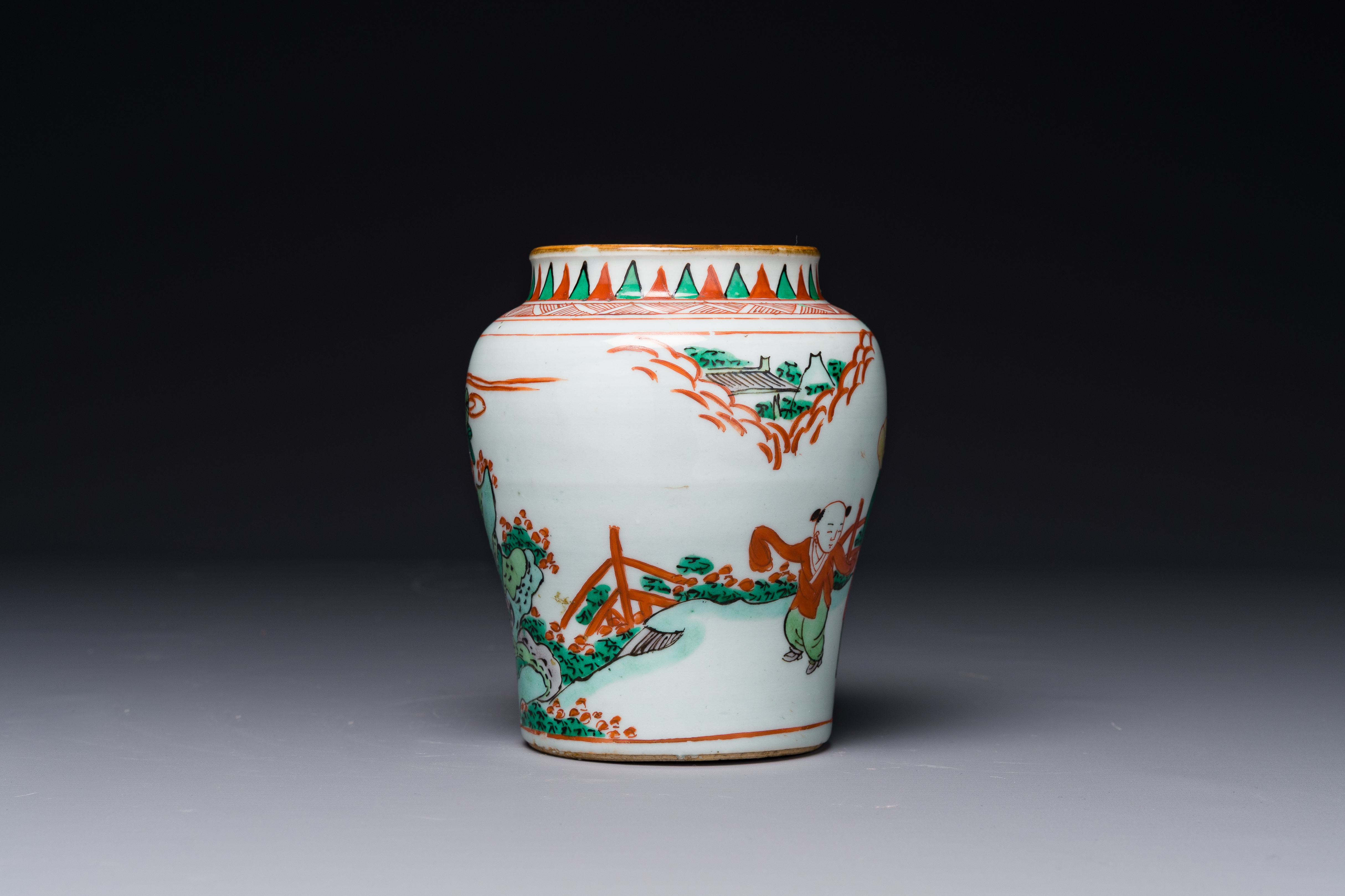 A small Chinese wucai jar with figures in a landscape, Transition period - Image 2 of 6