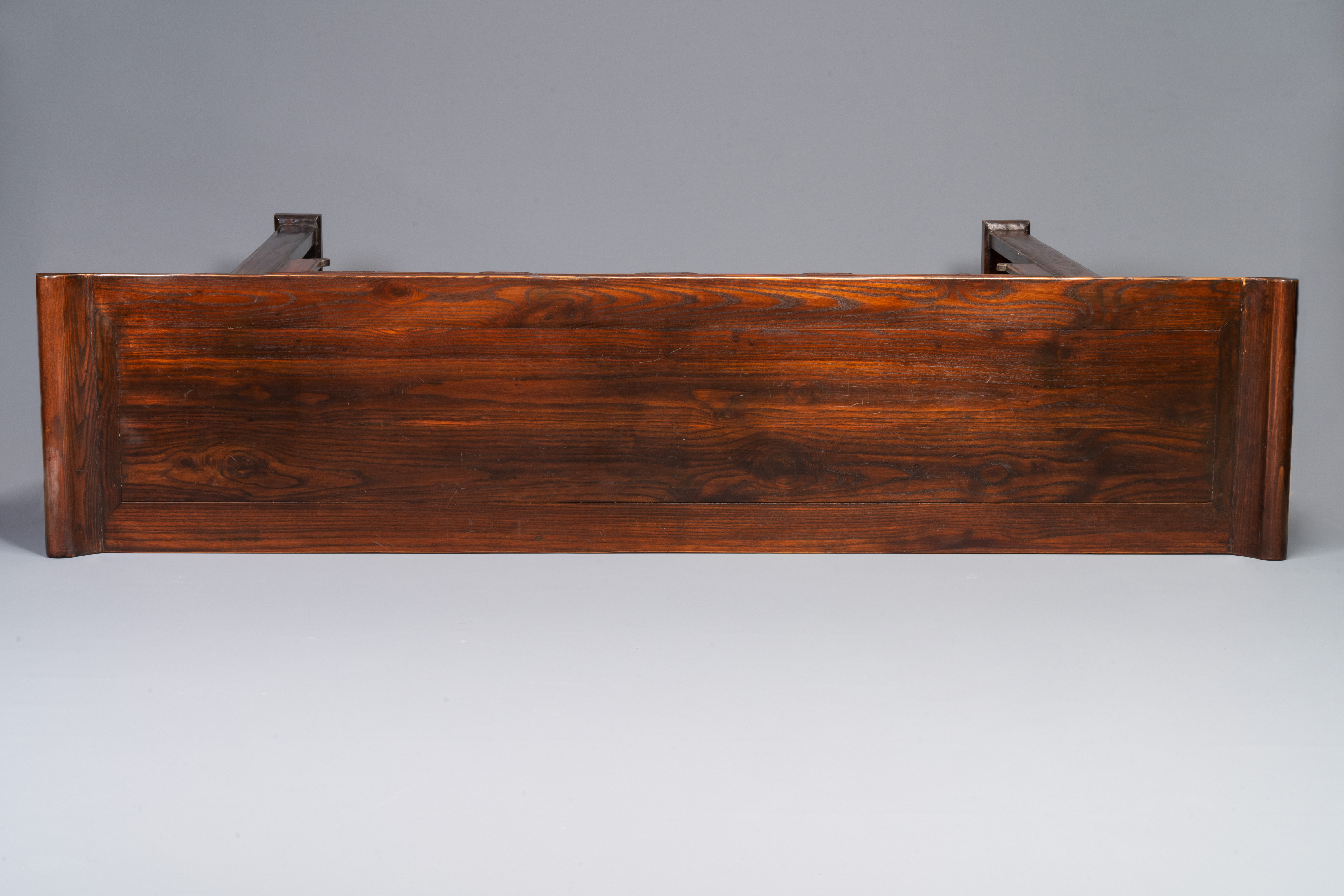 A Chinese wooden three-drawer console table, 19/20th C. - Image 5 of 6