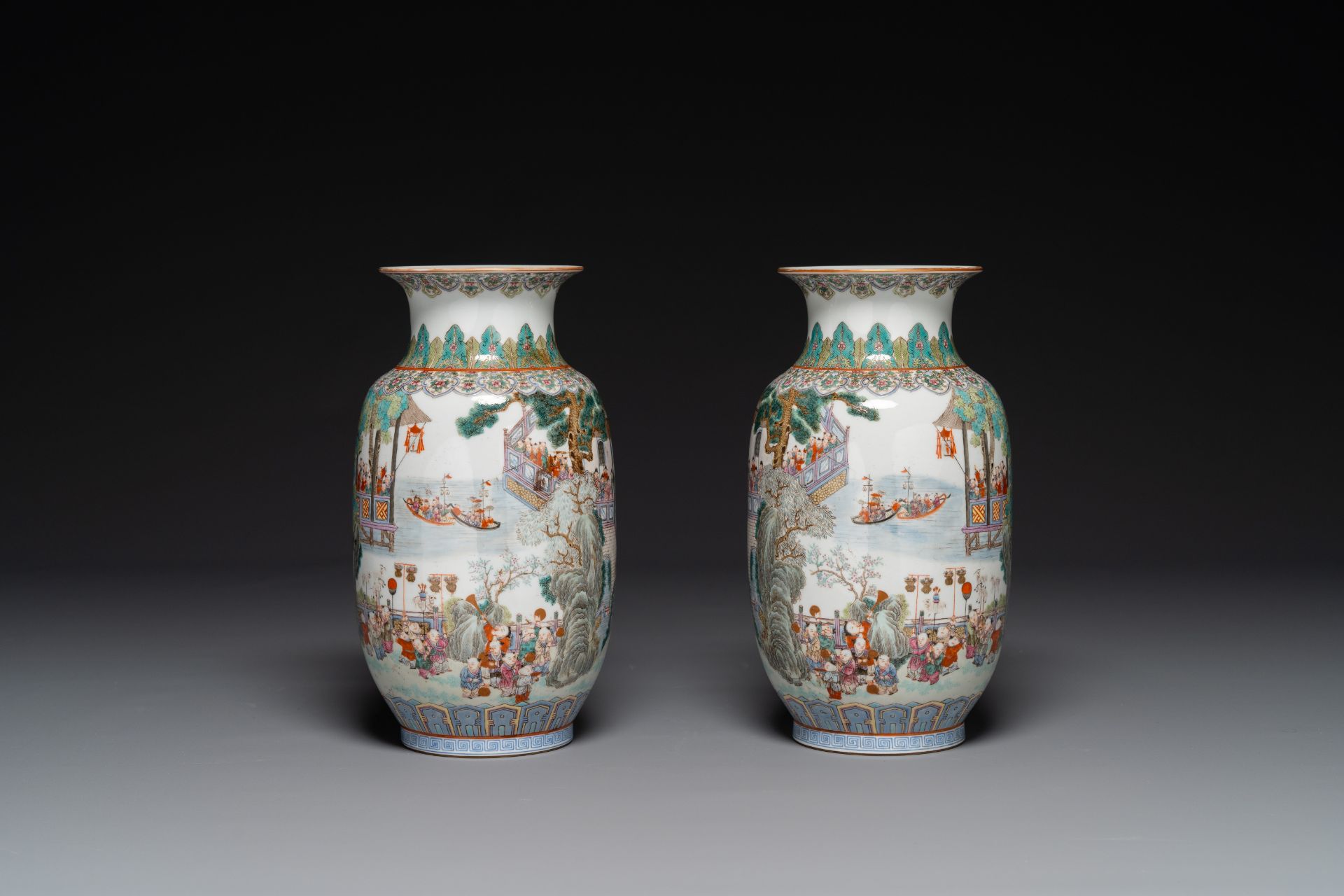 A pair of fine Chinese famille rose 'hundred boys' lantern-shaped vases, Yan Xi Tong He ç‡•å›åŒå’Œ - Image 4 of 6