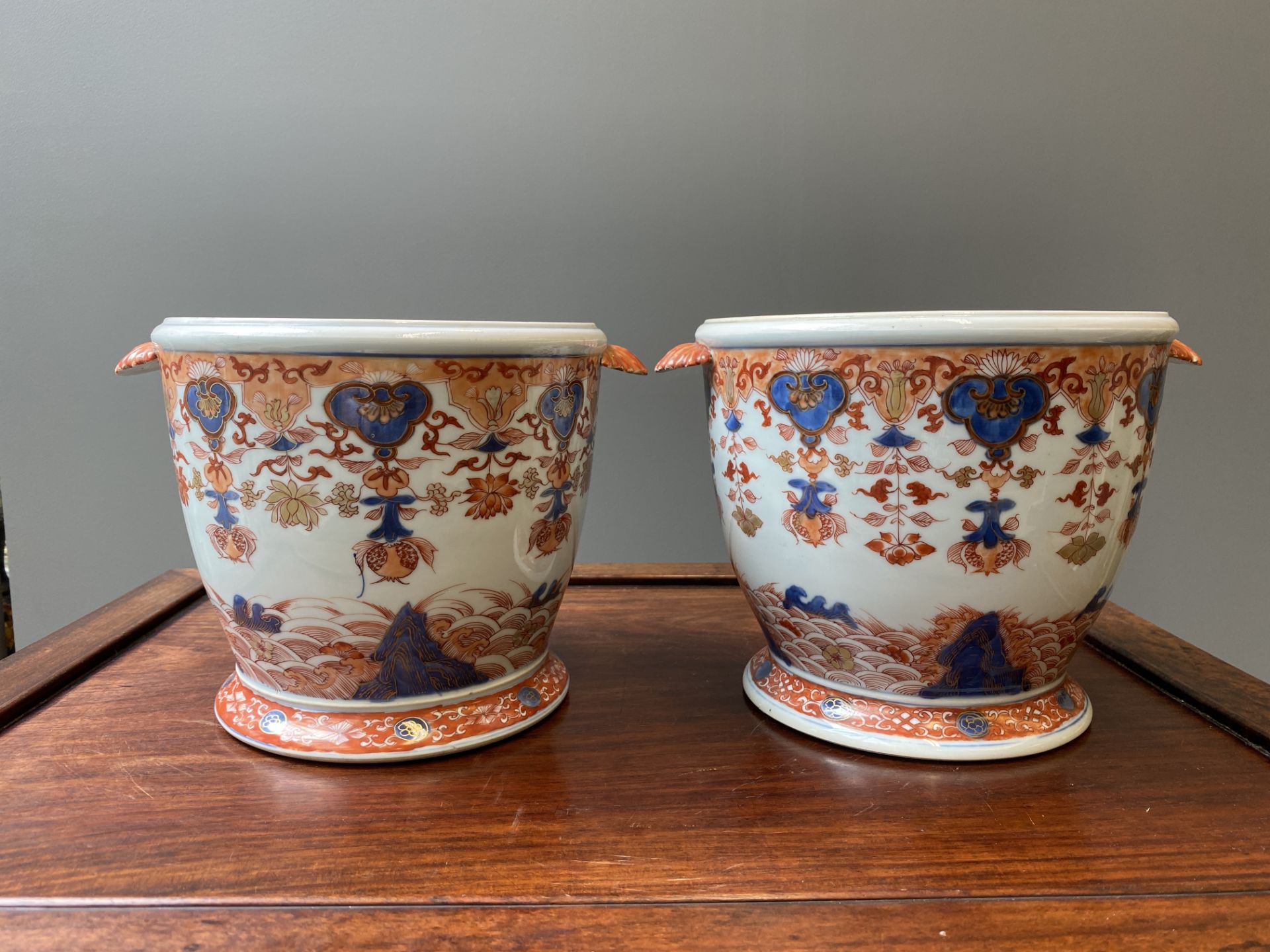 A pair of Chinese Imari-style wine bottle coolers, Qianlong - Bild 10 aus 21