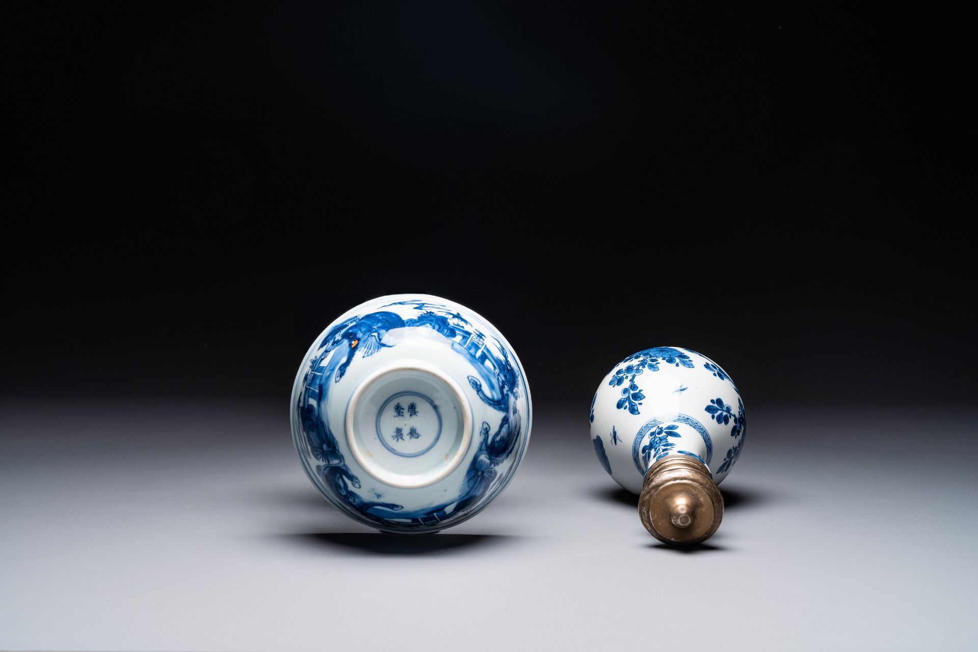 A Chinese blue and white bowl and silver mounted vase, Shen De Tang Zhi æ…Žå¾·å ‚è£½ mark, Kangxi - Image 5 of 5