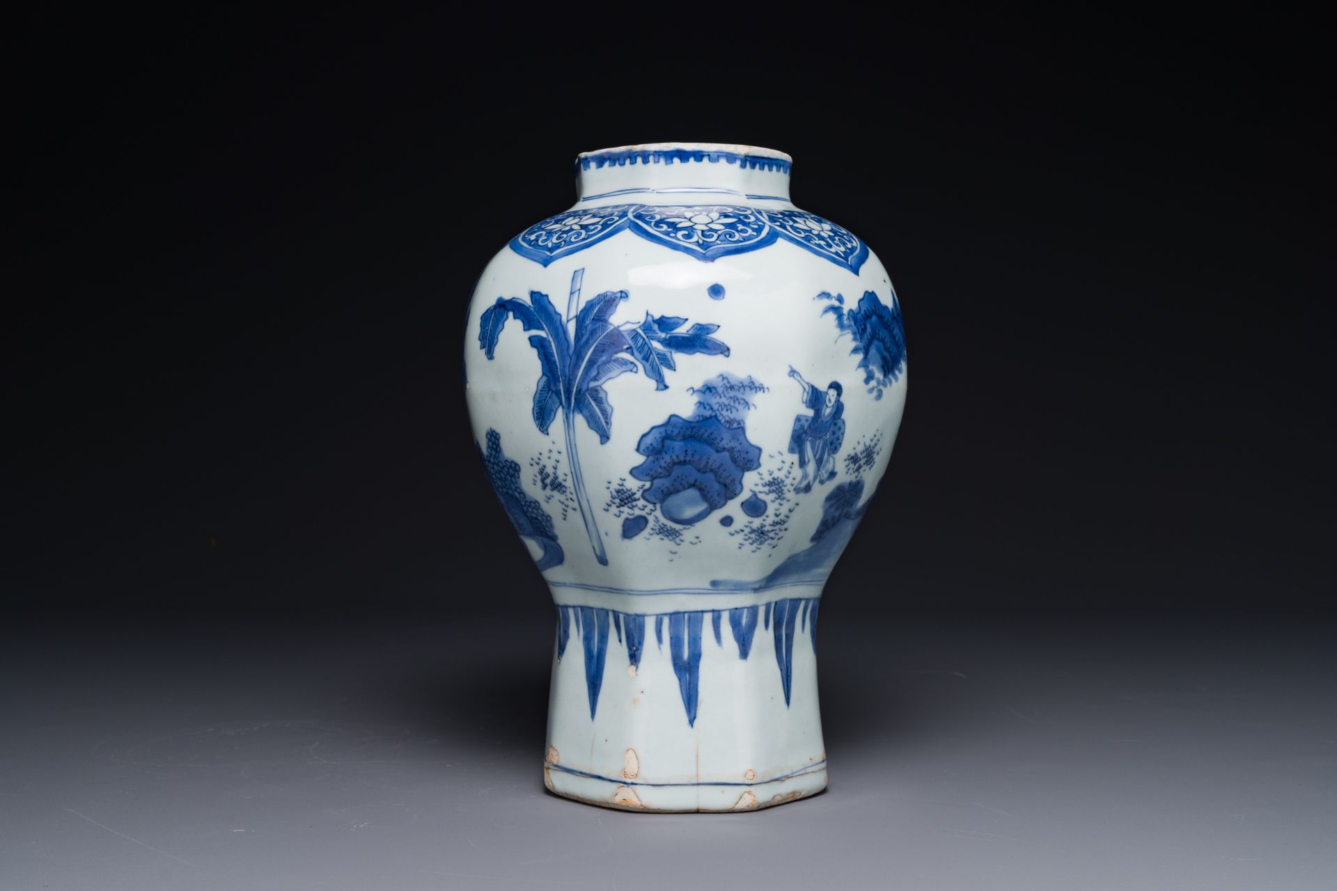 A Chinese blue and white octagonal 'Zhi Ri Gao Sheng æŒ‡æ—¥é«˜æ˜‡' vase, Transitional period - Image 6 of 8