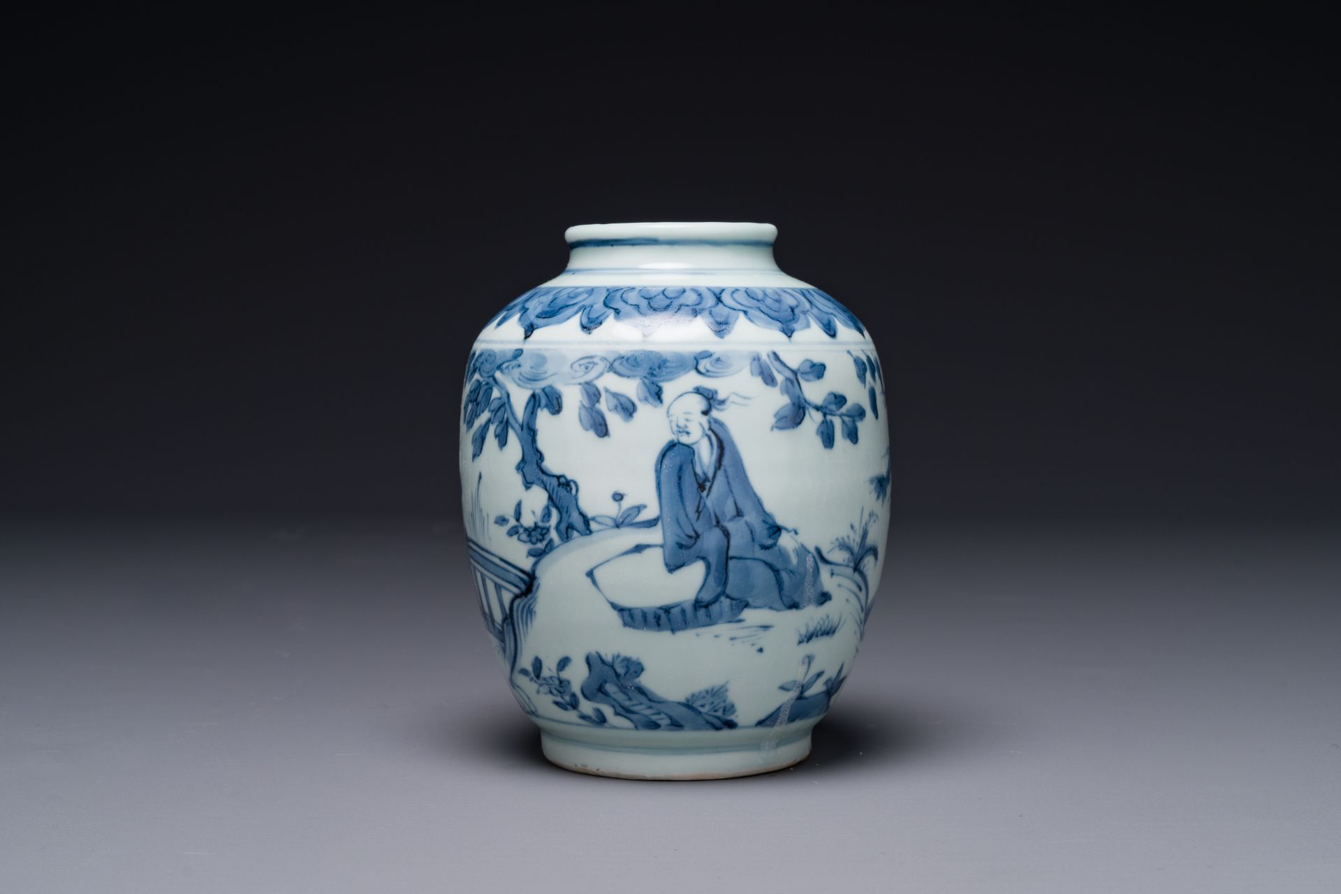A Chinese blue and white 'sage' jar, Ming - Bild 2 aus 4