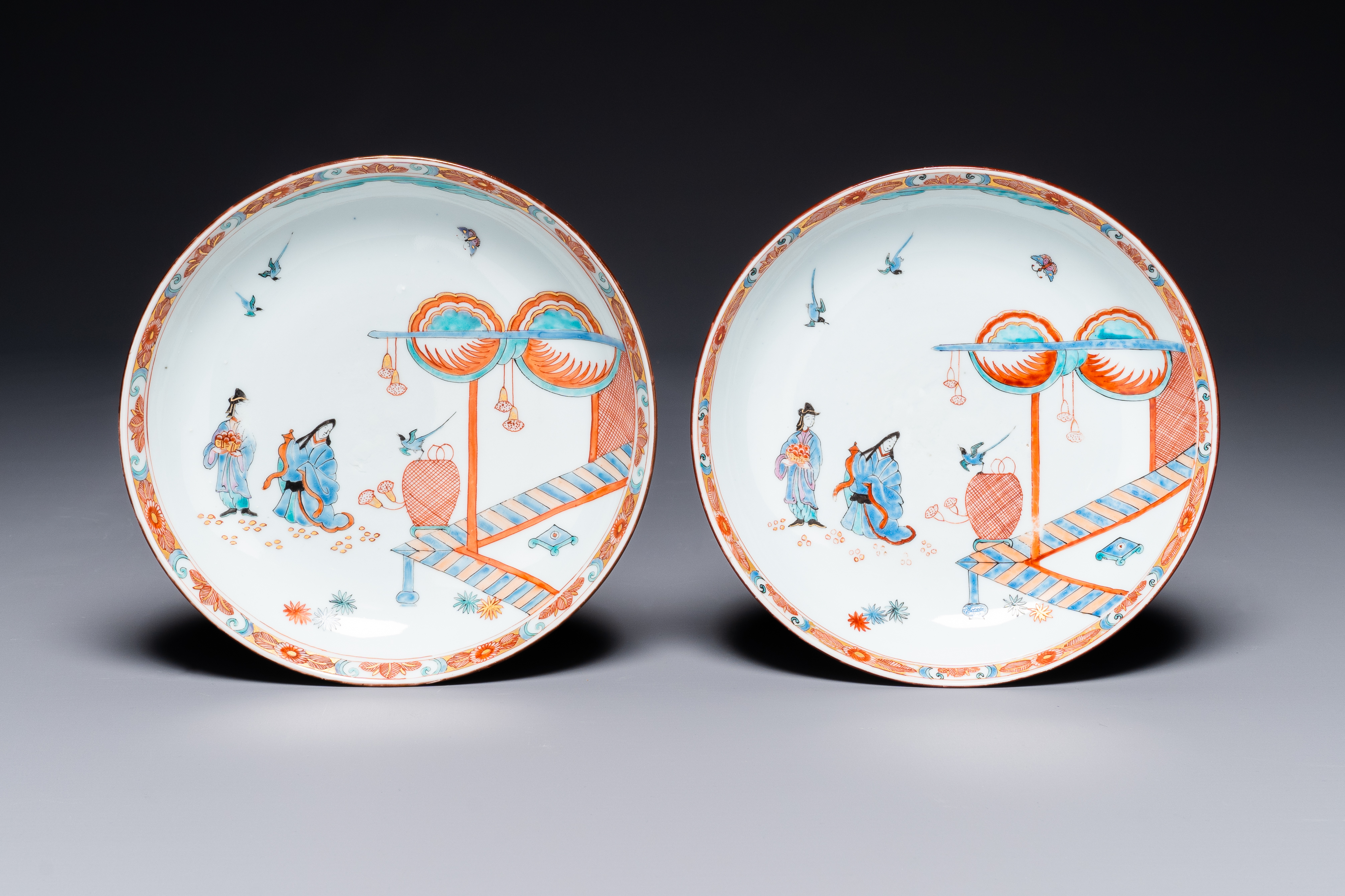 A pair of Dutch-decorated Kakiemon-style Chinese porcelain plates, 18th C.