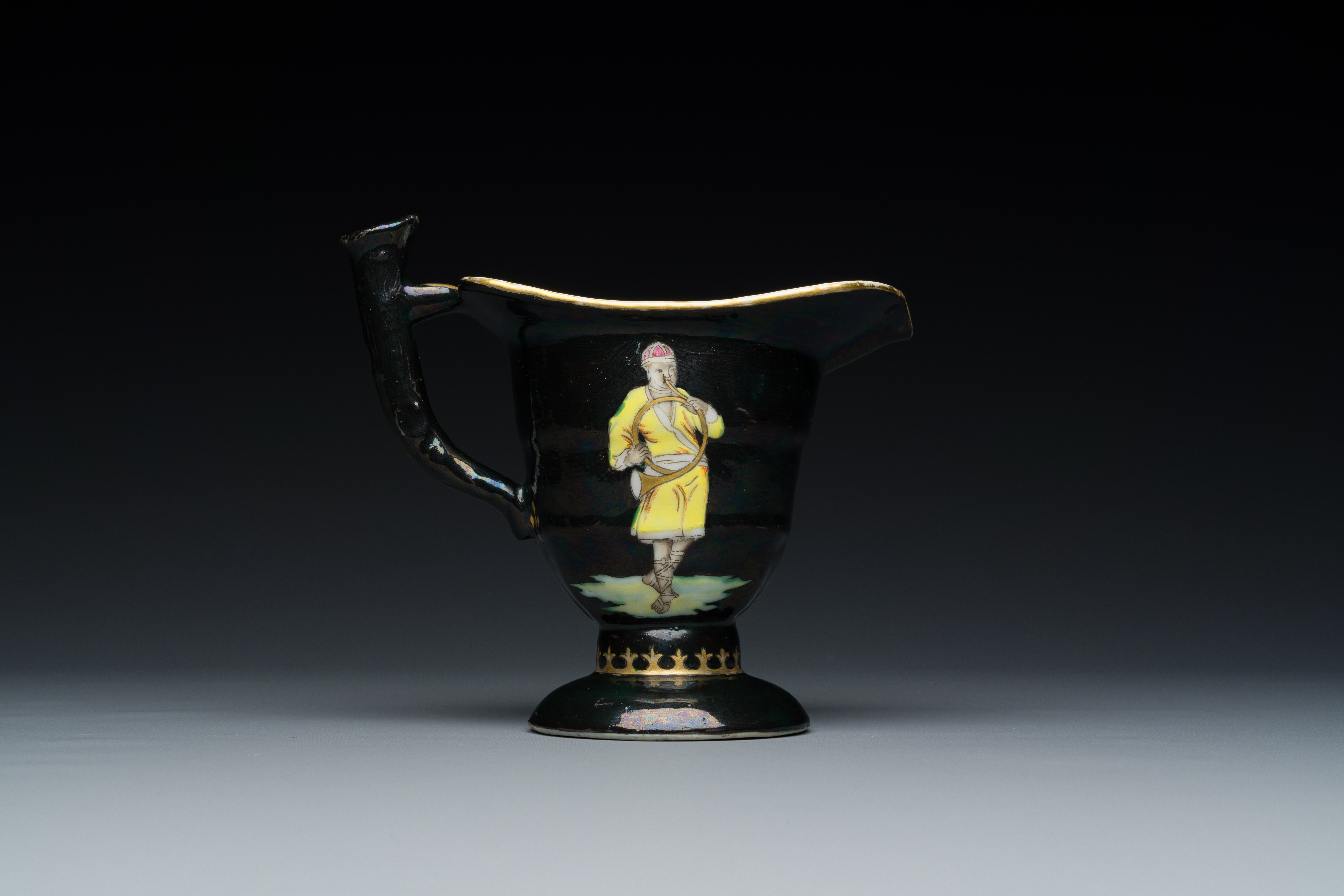 A rare Chinese black-ground enamelled ewer with Ottoman musicians, Qianlong - Image 4 of 17