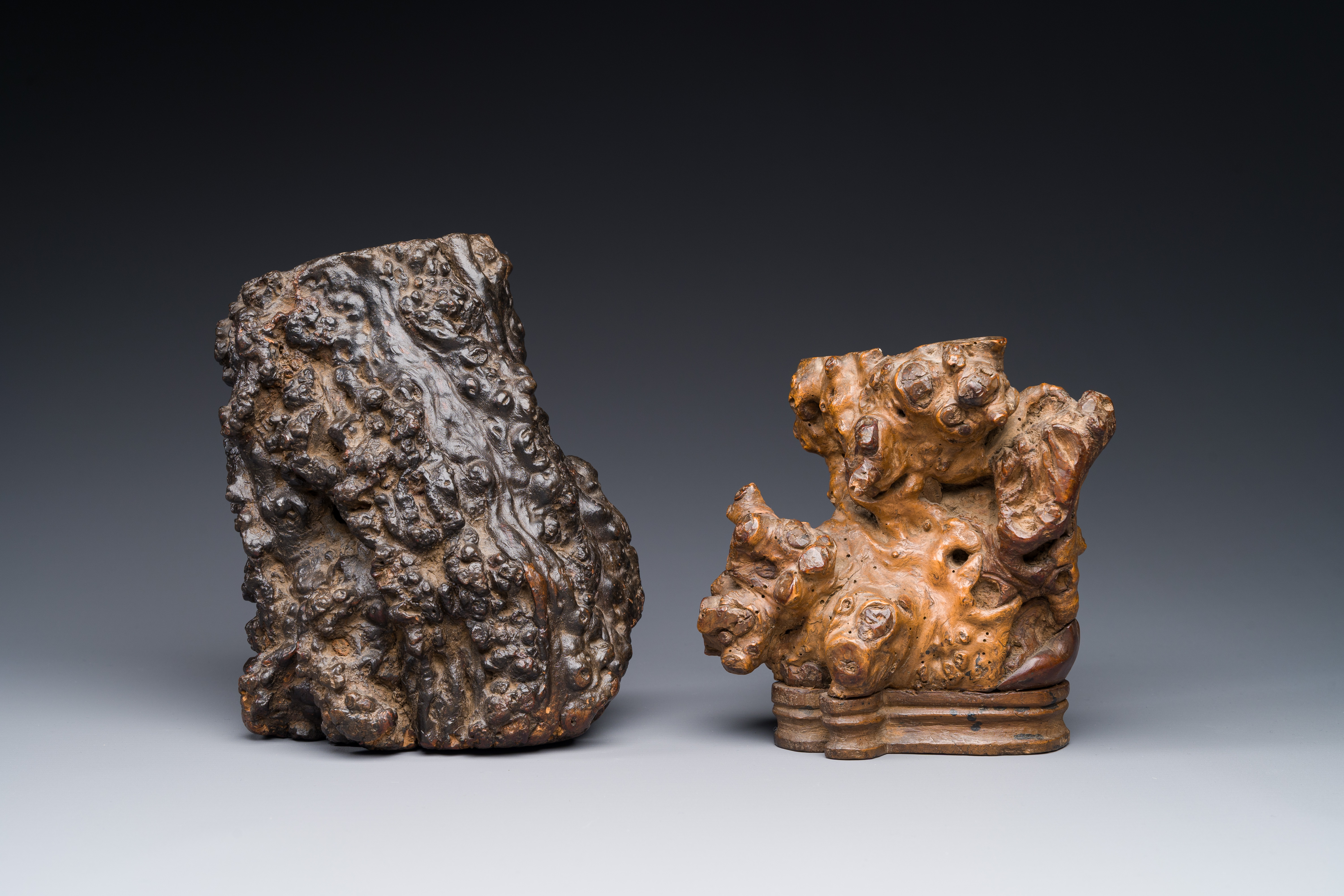 Two Chinese burl wood brush pots, 'bitong', 19th C.