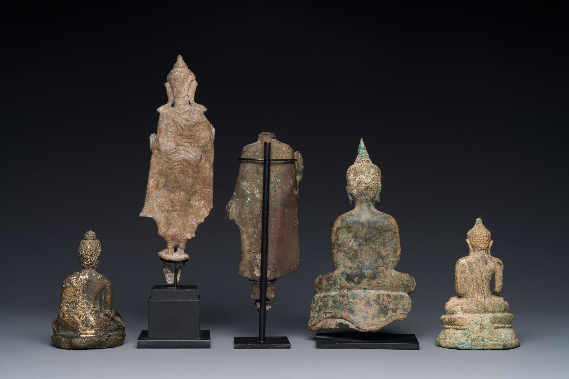 A group of five bronze figures of Buddha, Thailand and Indonesia, 8/17th C. - Image 8 of 15