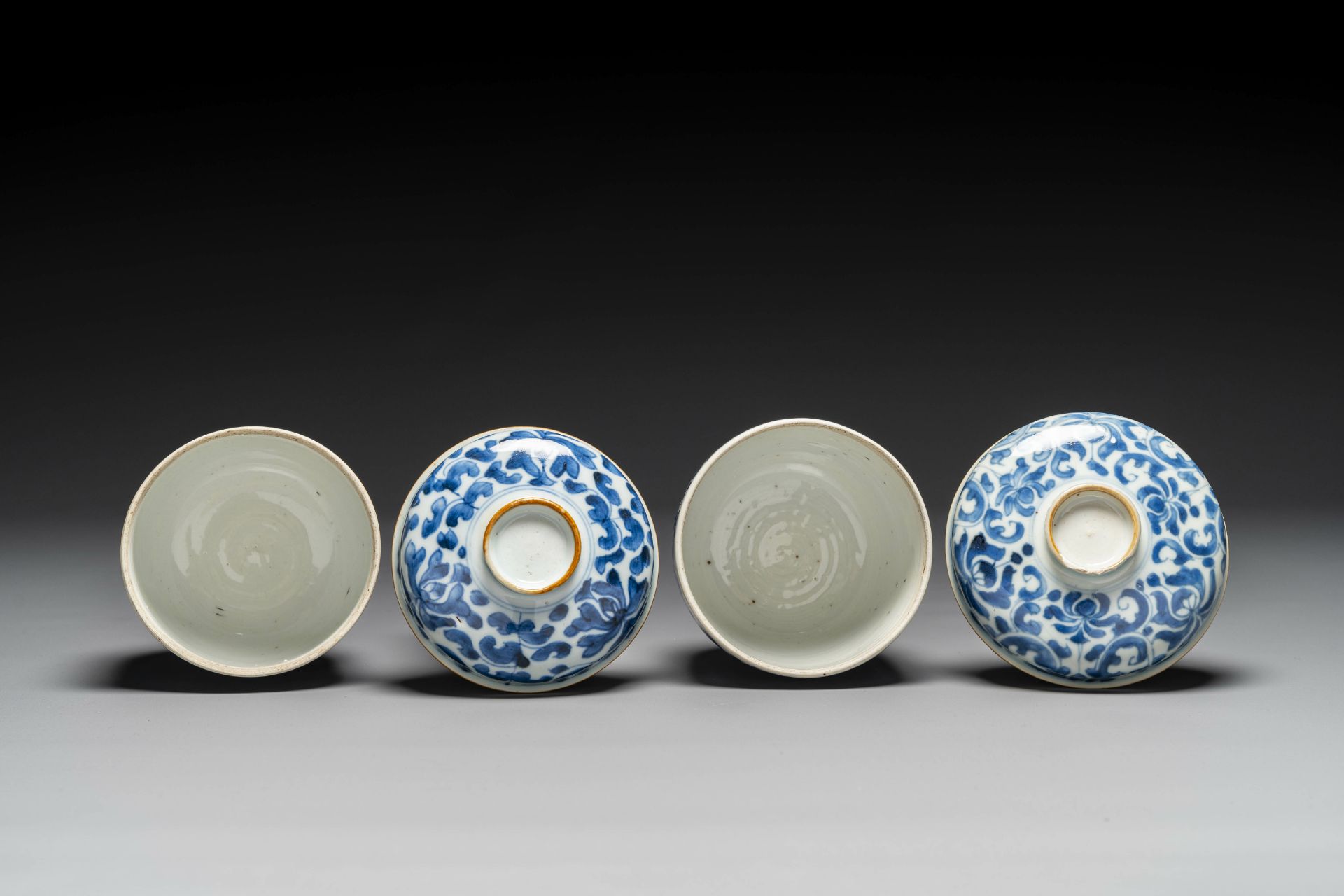 A group of six pieces of Chinese blue and white porcelain, Kangxi - Image 8 of 13