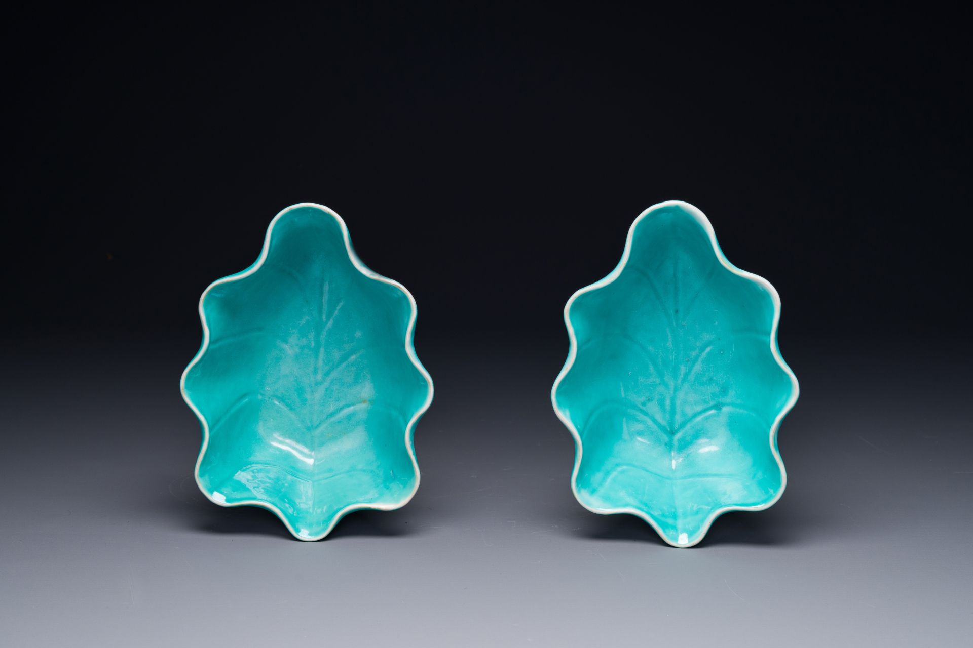 A pair of Chinese turquoise-ground famille rose leaf-shaped bowls with butterfly design, Jiaqing mar - Image 5 of 6