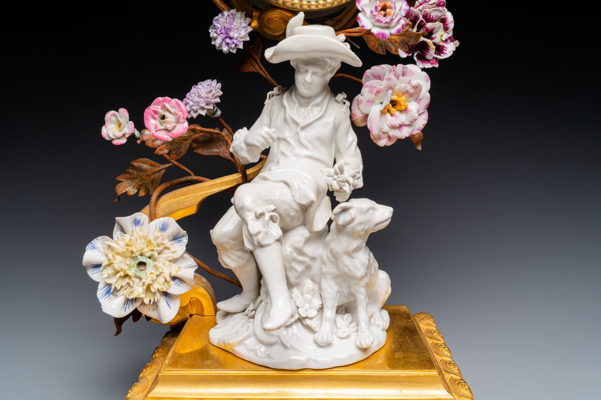 A French ormolu-mounted porcelain mantel clock, 18/19th C. - Image 22 of 28