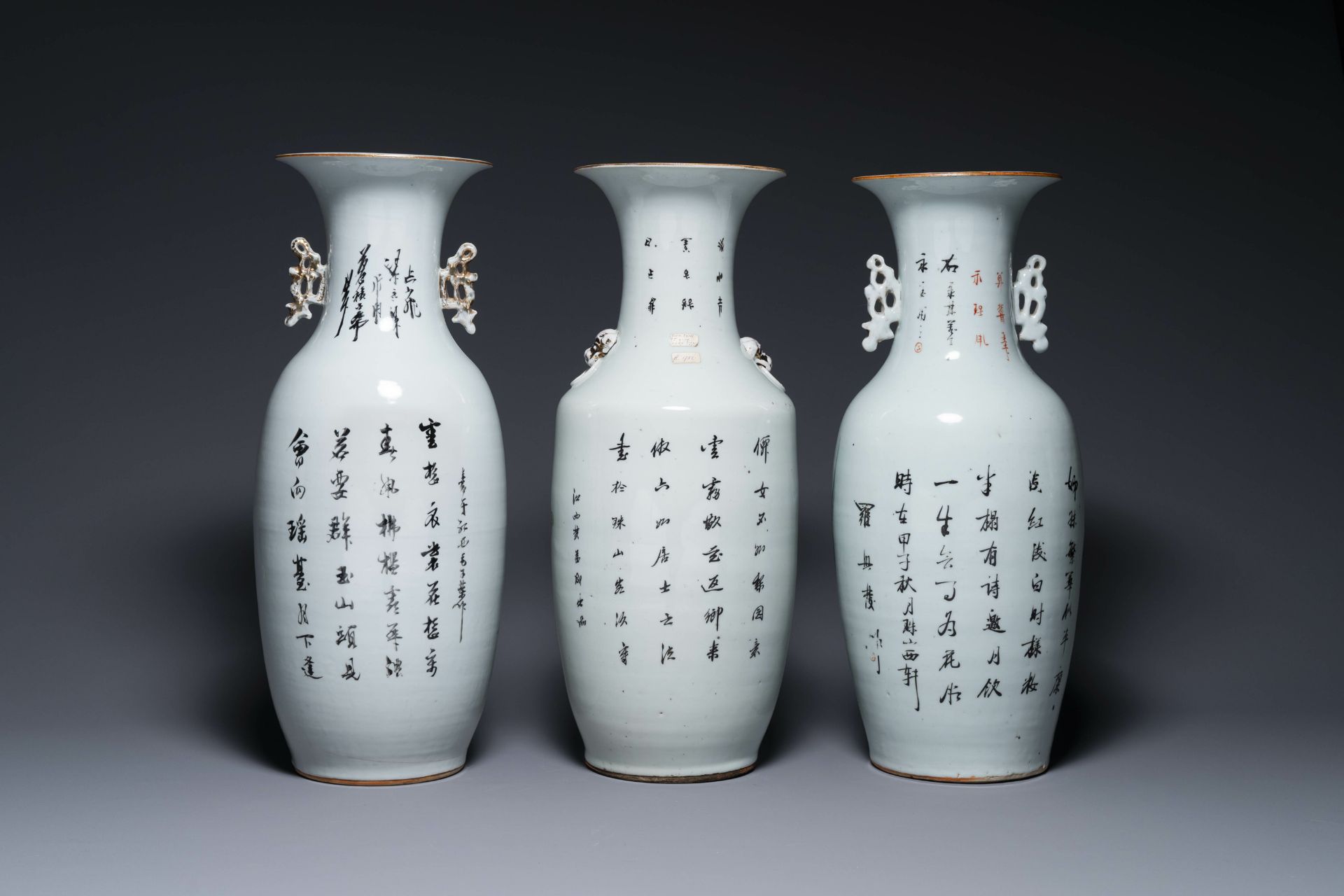 Five Chinese famille rose vases with figural design, 19/20th C. - Bild 3 aus 9