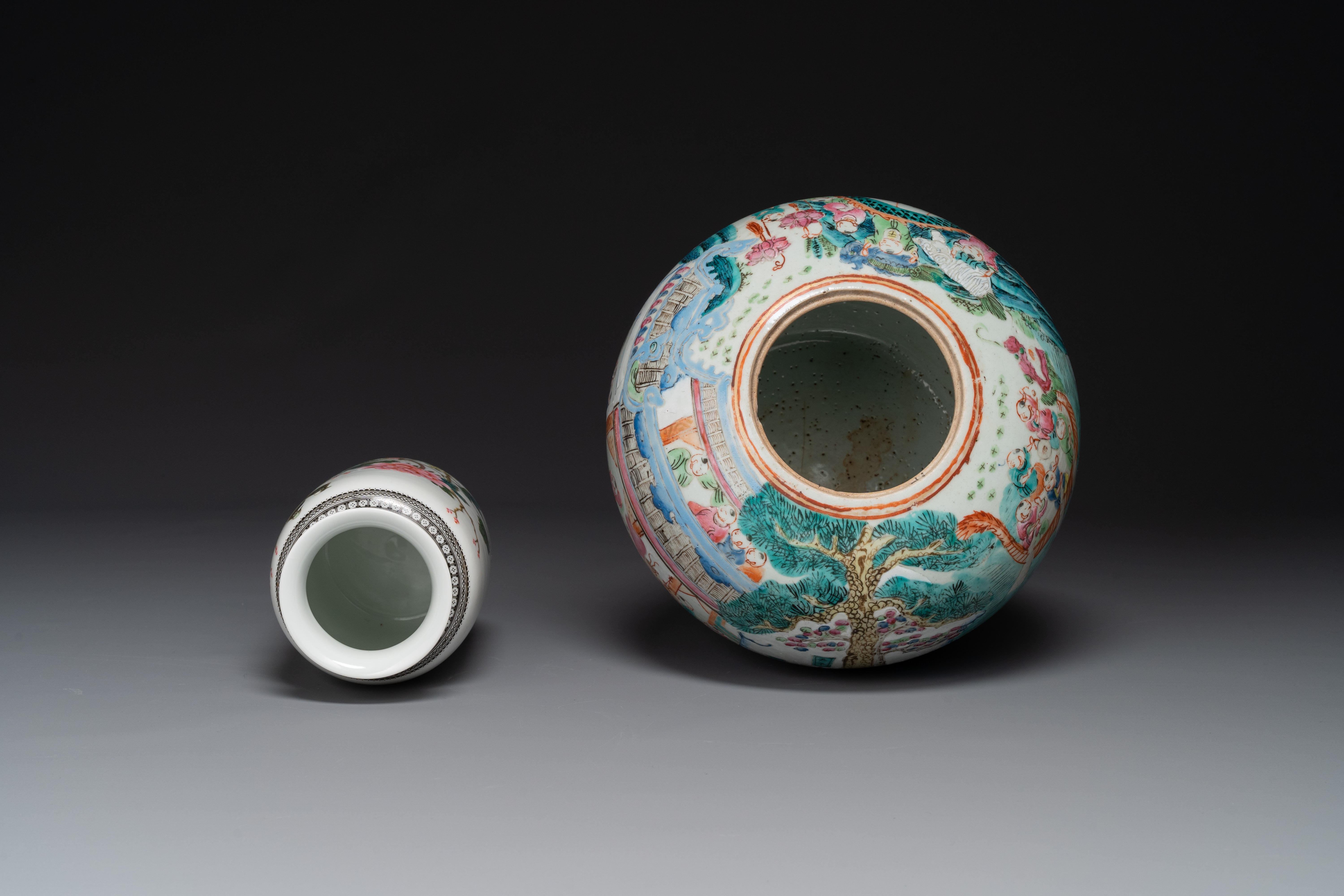 Two Chinese famille rose hat stands, a vase and a jar, 19th C. - Image 5 of 6