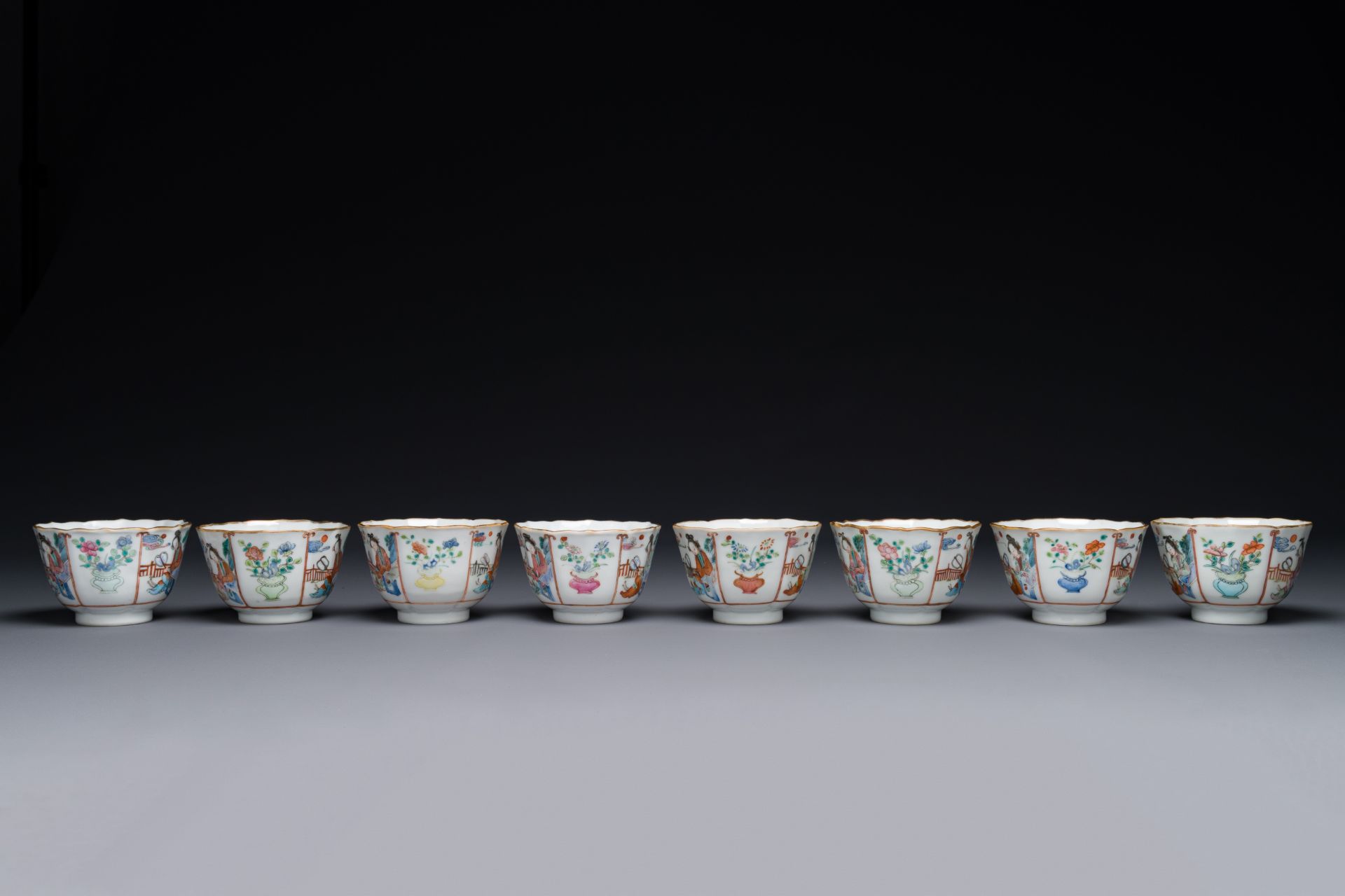 Eight Chinese famille rose cups and seven saucers, Xianfeng mark and of the period - Bild 5 aus 7