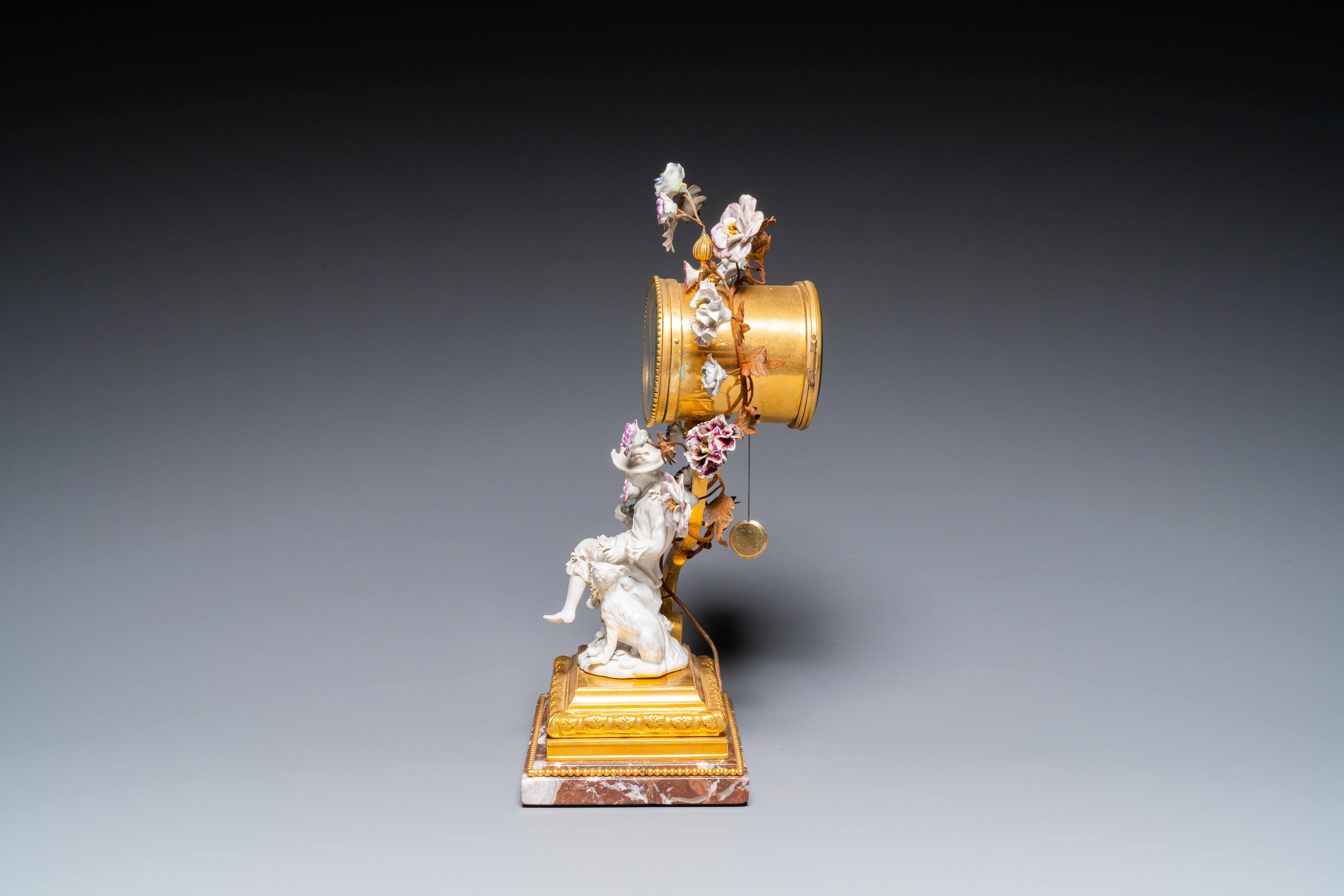 A French ormolu-mounted porcelain mantel clock, 18/19th C. - Image 13 of 28