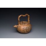A Chinese inscribed Yixing stoneware teapot and cover, Shuan Sheng æ “ç”Ÿ mark, Republic