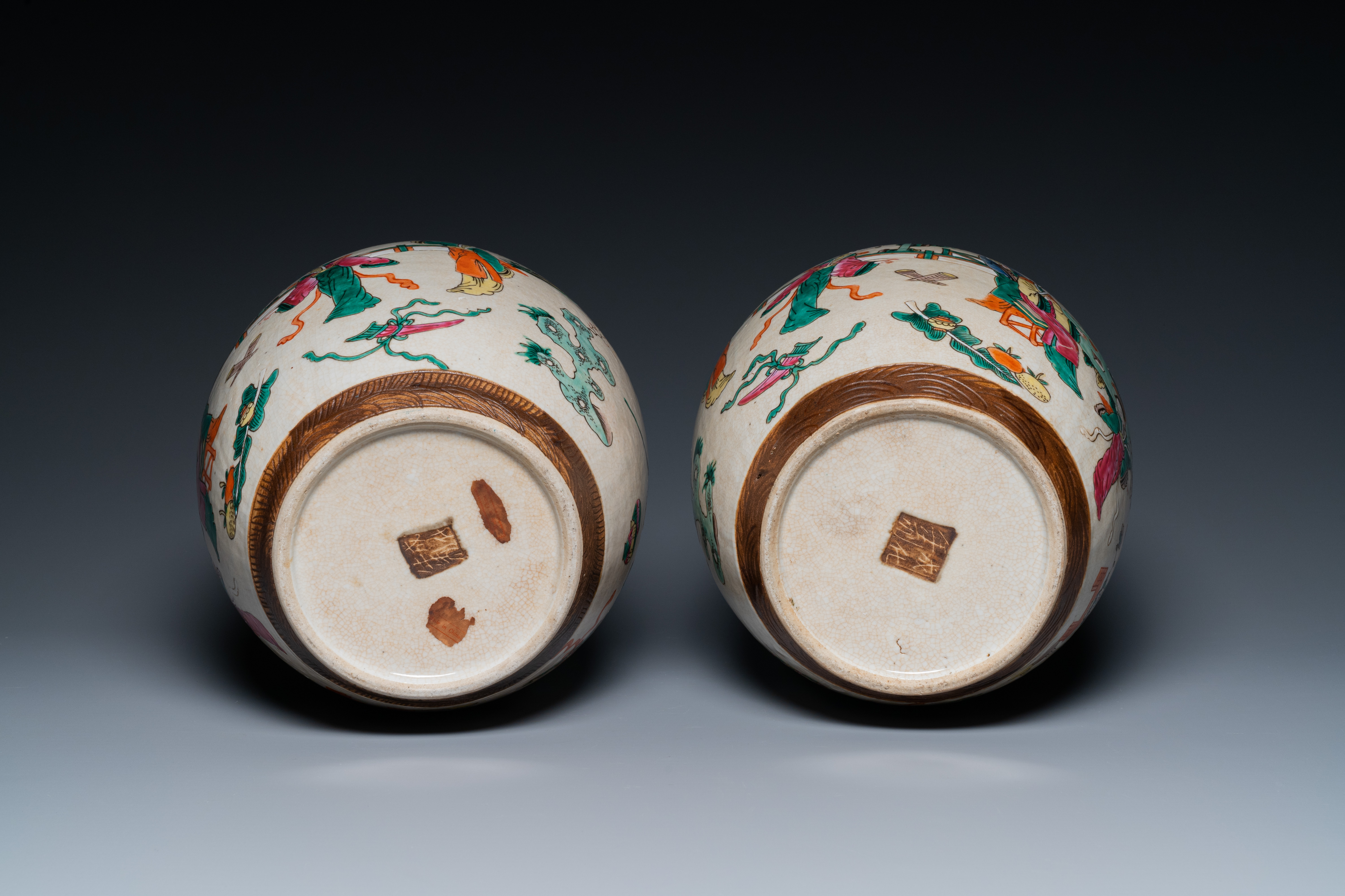 A pair of Chinese Nanking crackle-glazed famille rose jars and a dish, Chenghua mark, 19th C - Image 9 of 9