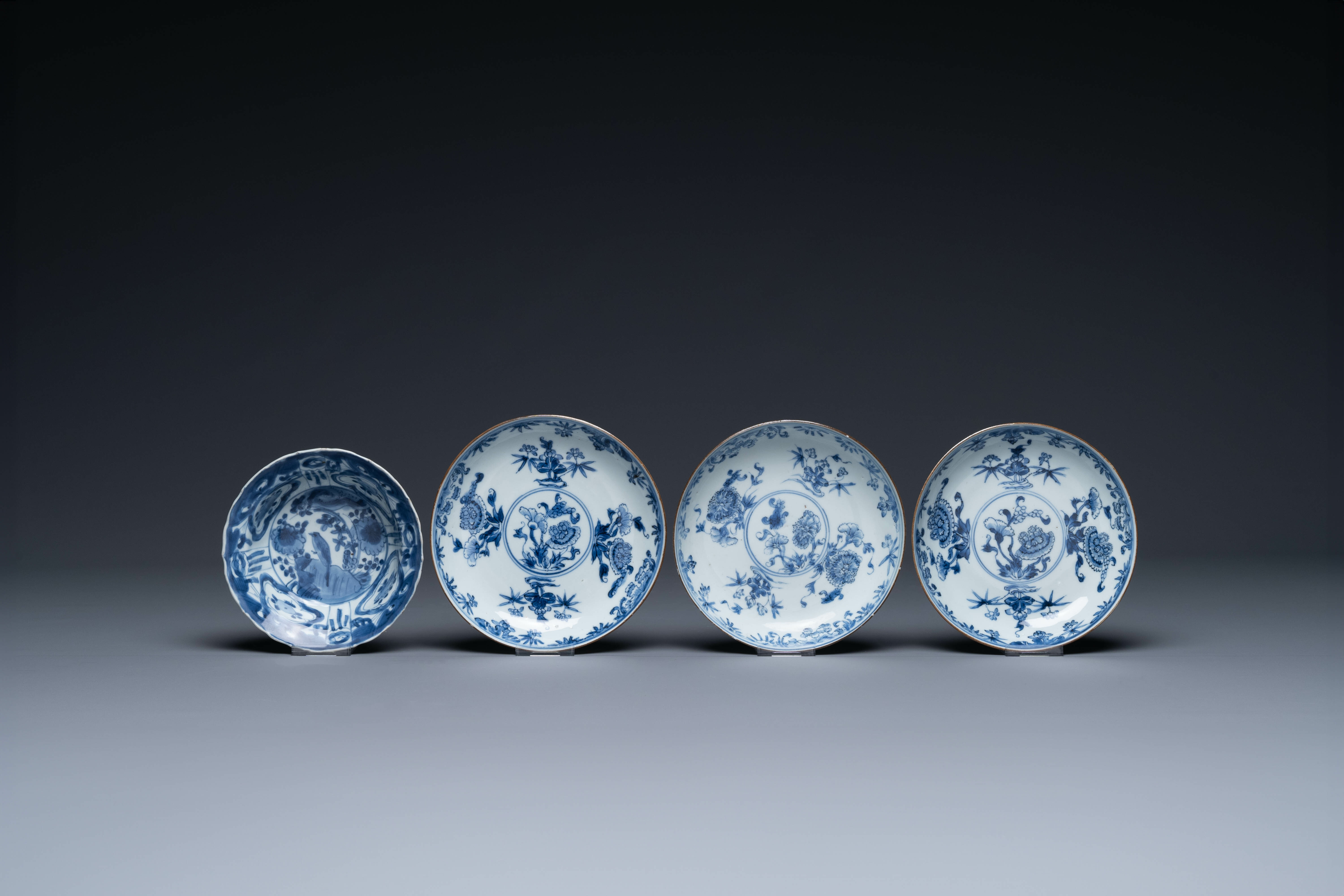 A pair of Chinese famille rose dishes, three blue and white plates and a 'kraak' porcelain 'klapmuts - Image 4 of 5