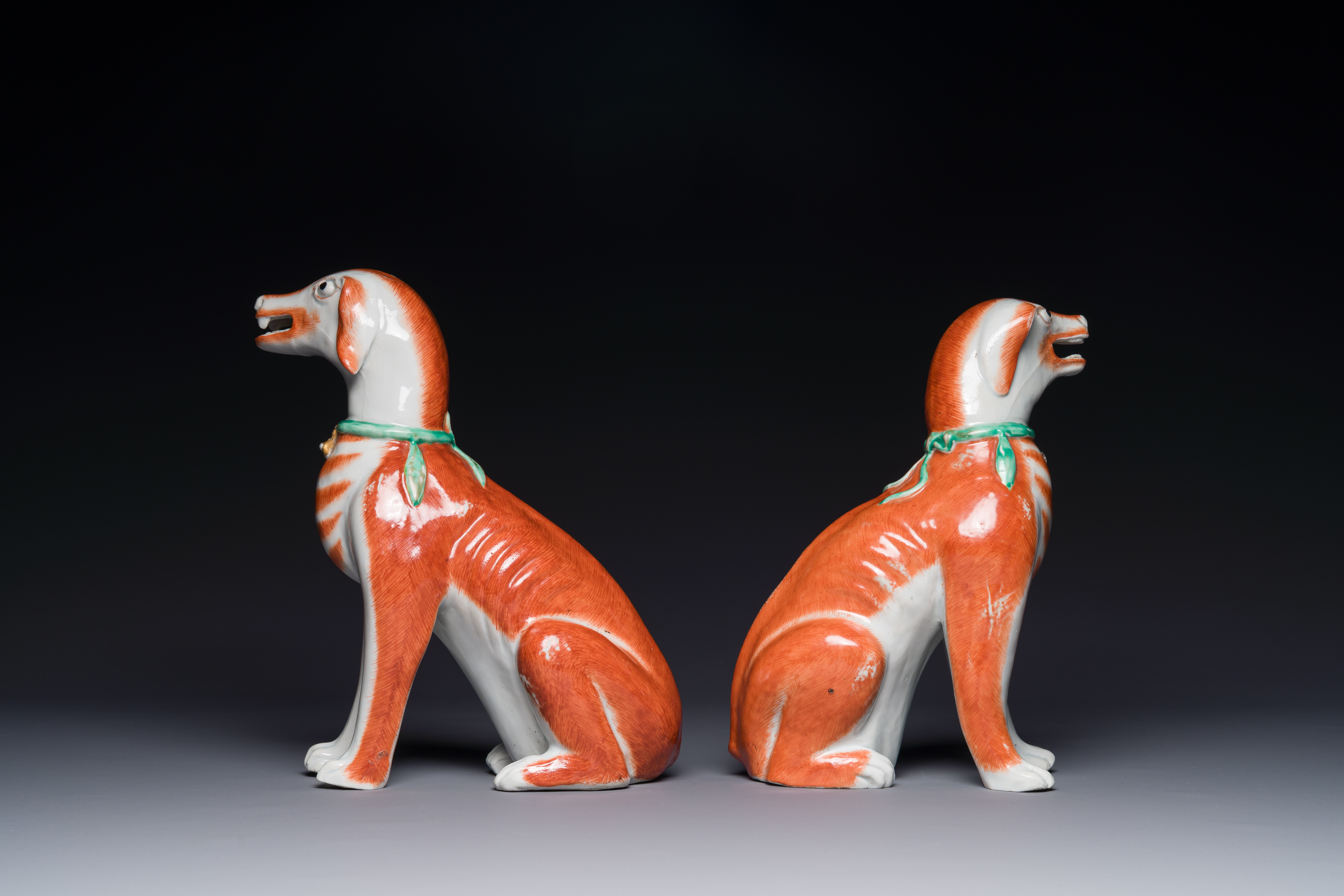 A pair of Chinese polychrome export porcelain models of dogs, Qianlong - Image 3 of 4