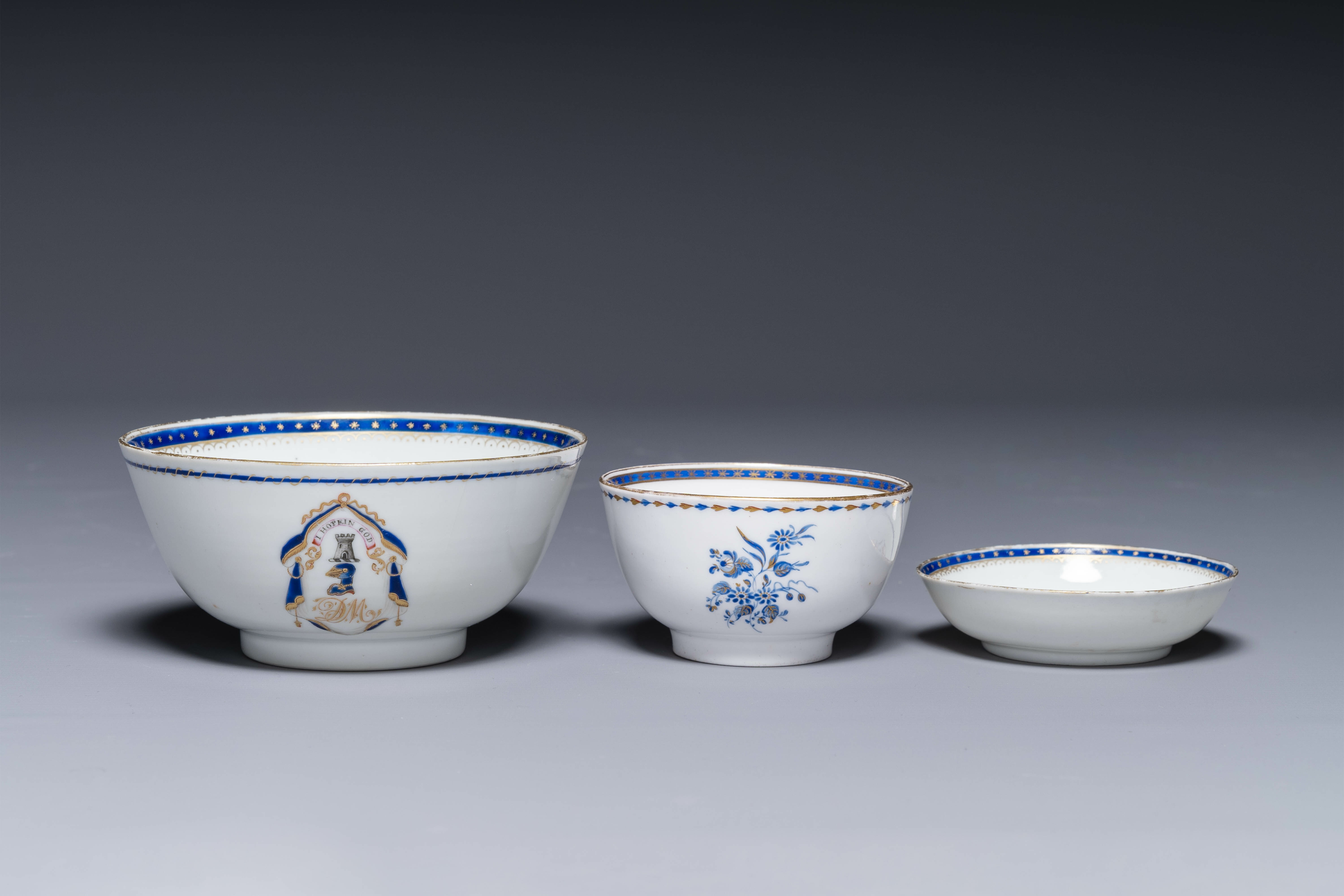 A varied collection of nine pieces Chinese export porcelain, Qianlong/Jiaqing - Image 6 of 12