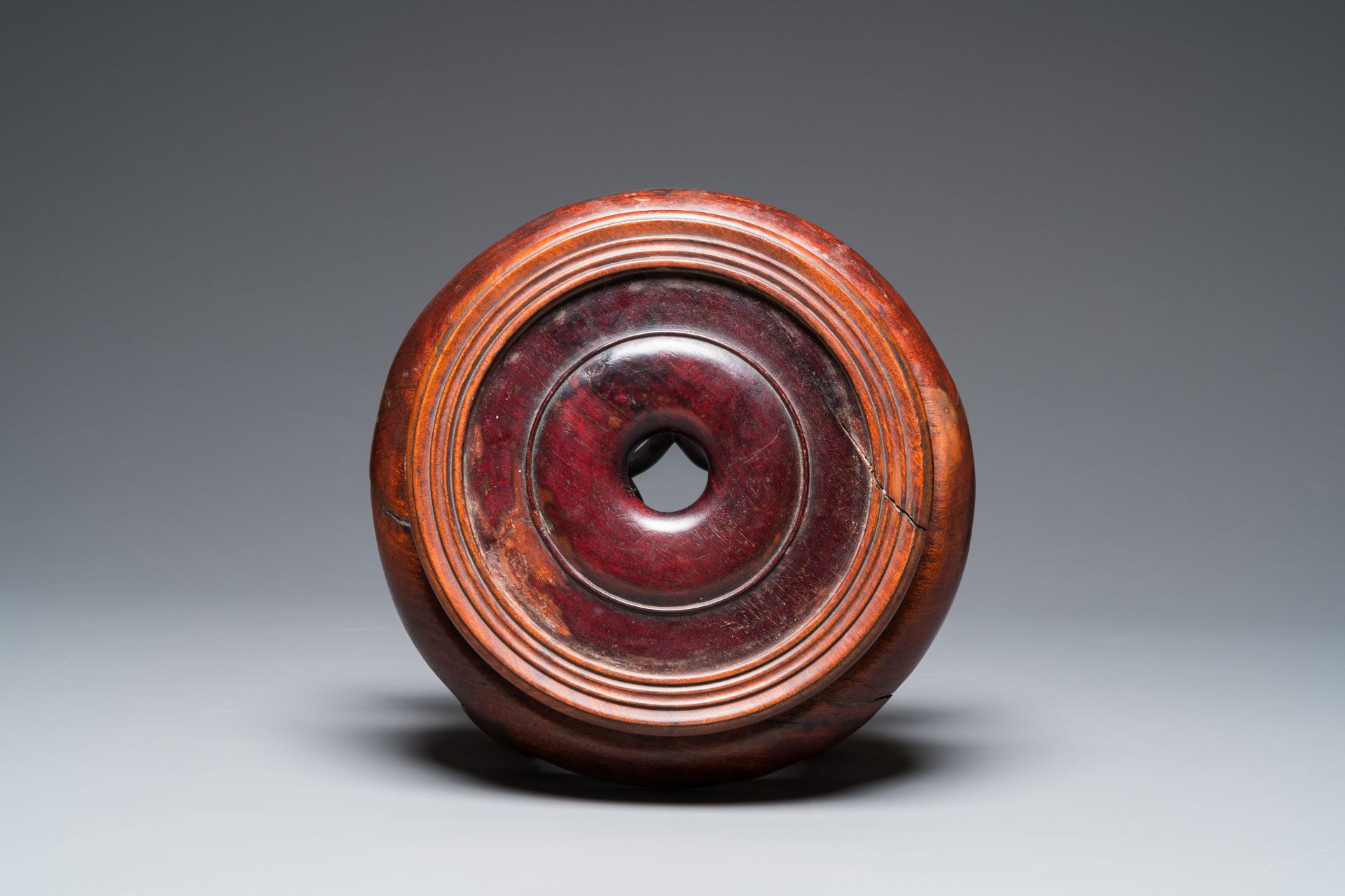 A rare massive Chinese archaistic bronze 'lei' wine vessel with inscription, Song - Bild 16 aus 30