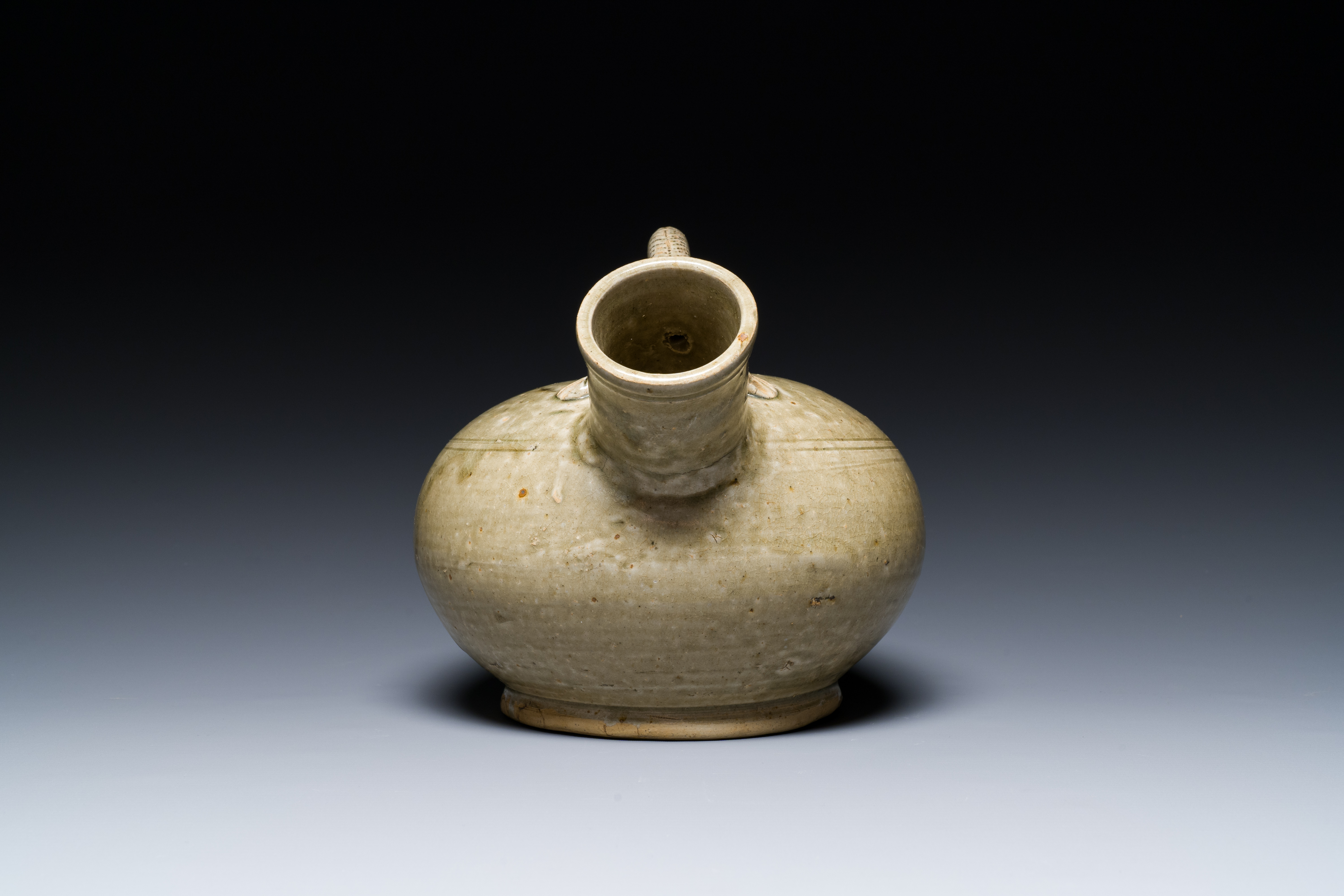A Chinese monochrome Yaozhou kiln ewer, Tang or later - Image 3 of 7