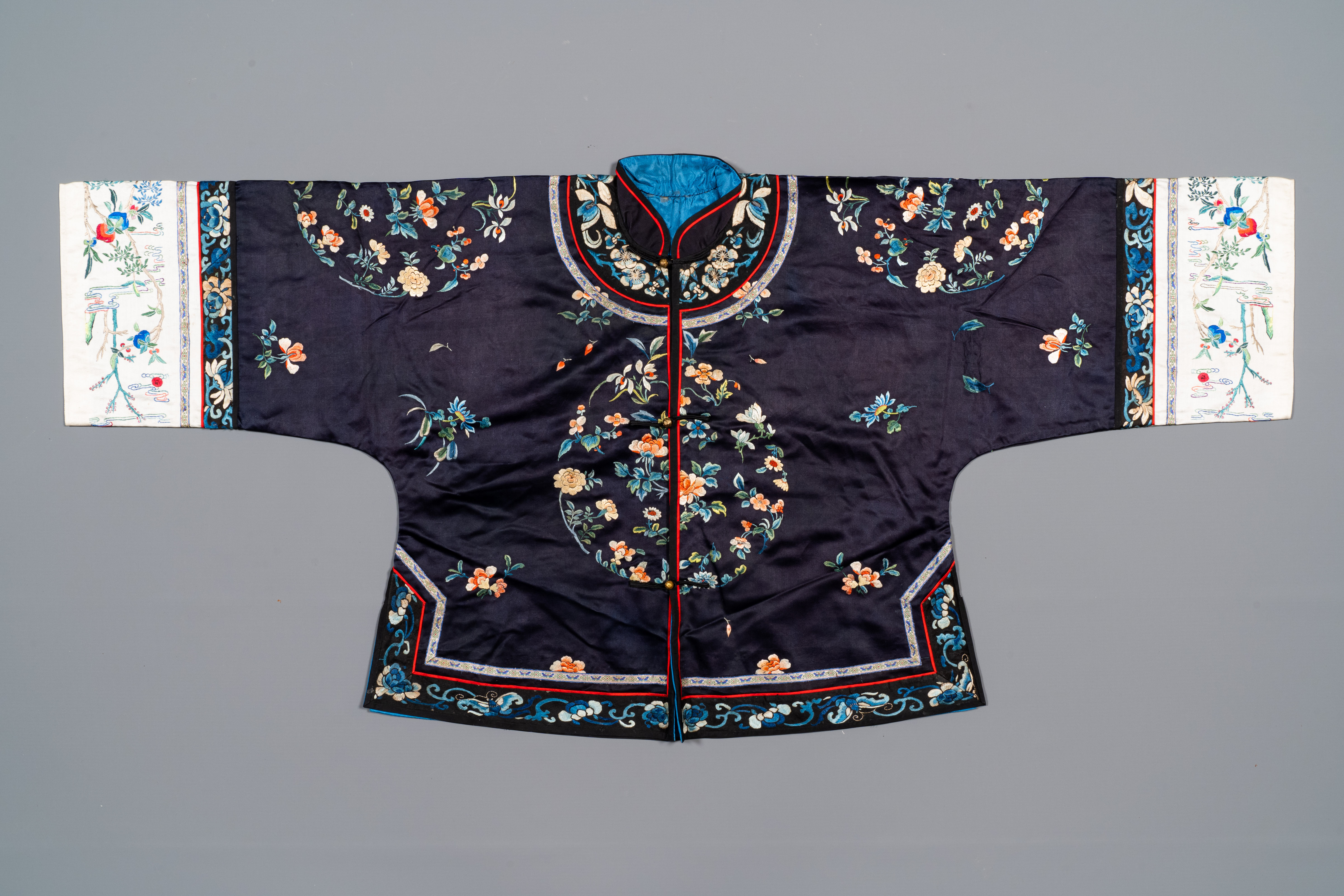 A group of eight pieces of Chinese embroidered silk, 19/20th C. - Image 4 of 8