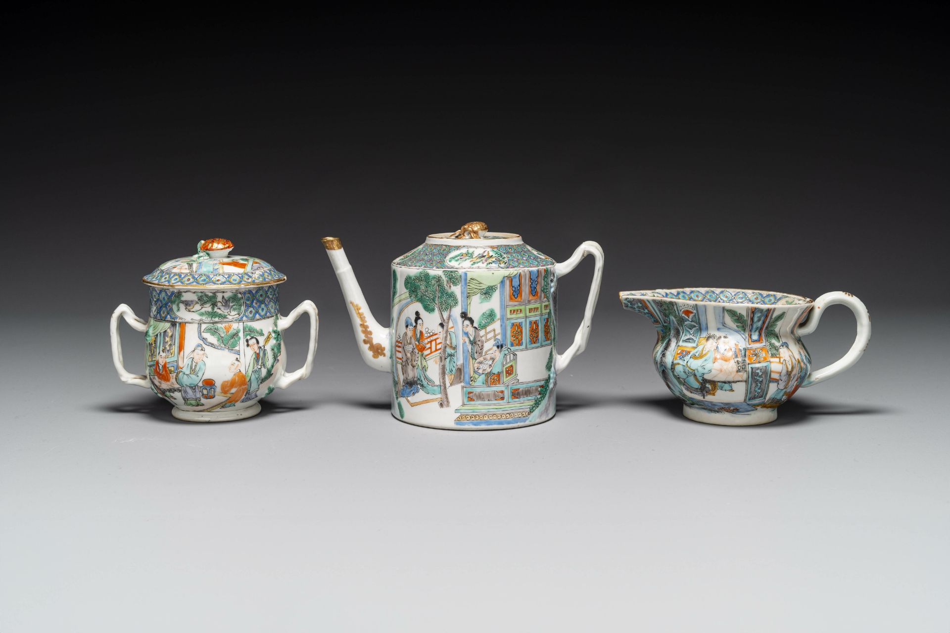 A rare Chinese Canton famille verte 27-piece tea service, 19th C. - Bild 2 aus 13