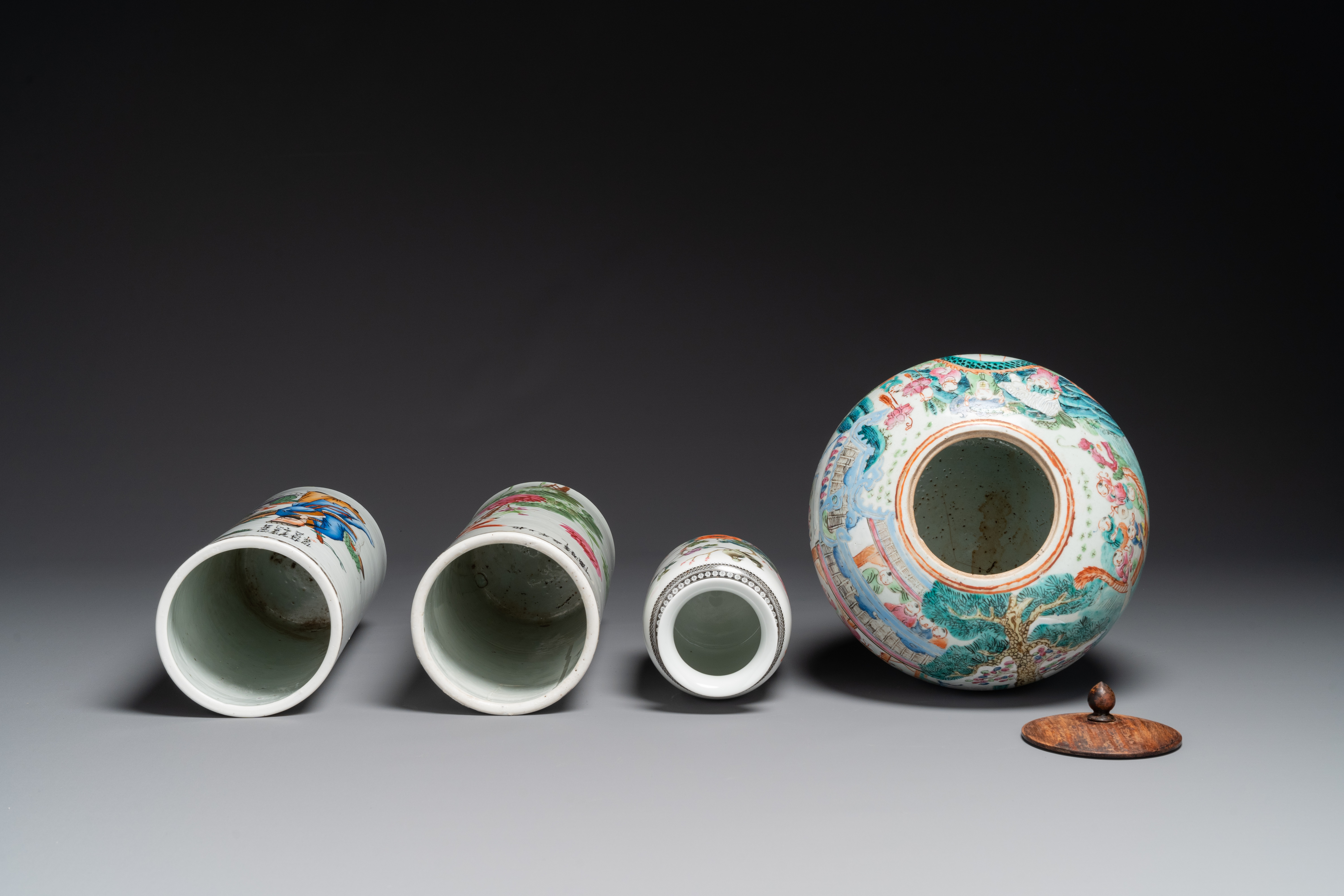 Two Chinese famille rose hat stands, a vase and a jar, 19th C. - Image 3 of 6