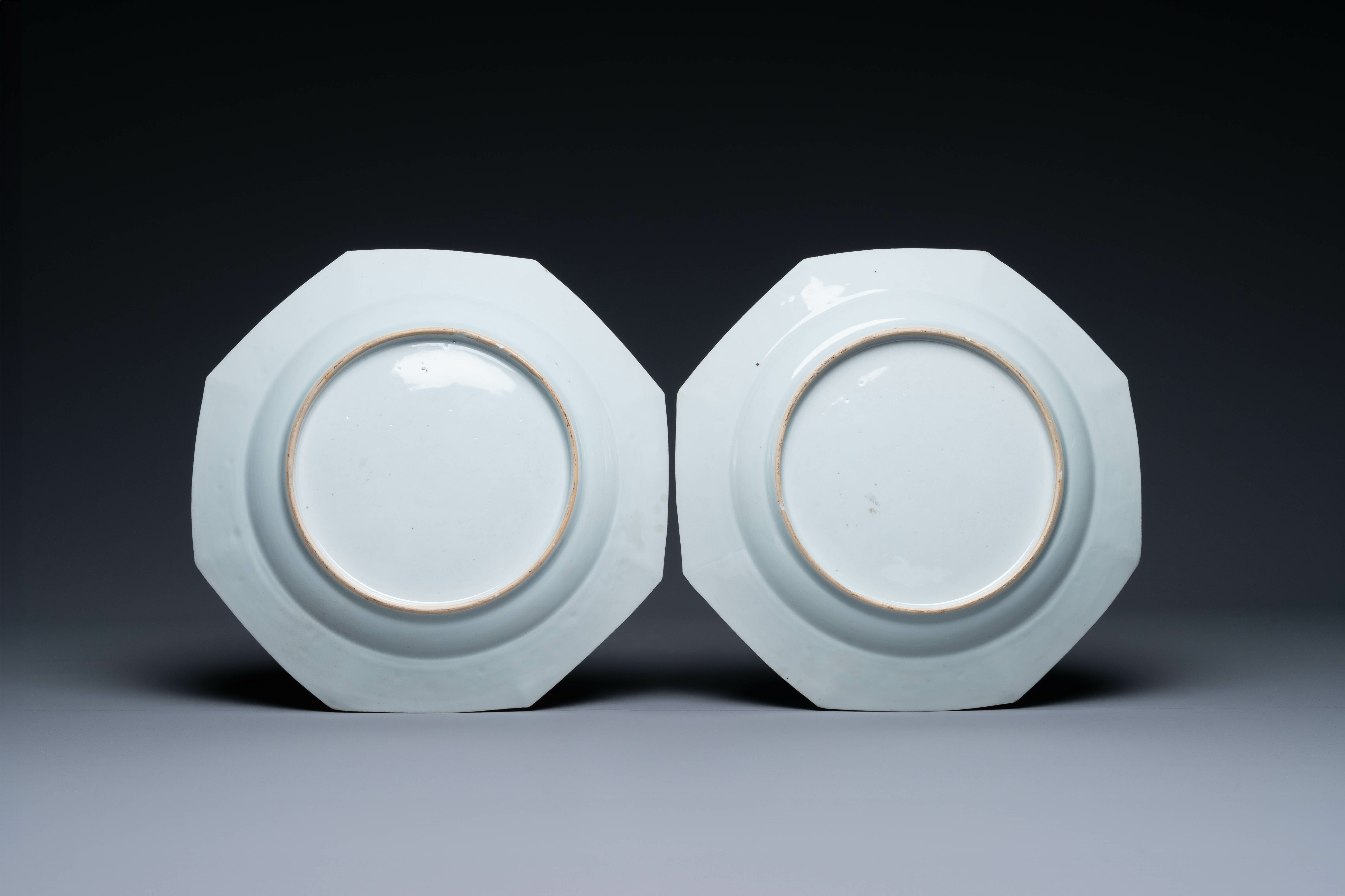 A pair of Chinese famille rose dishes, three blue and white plates and a 'kraak' porcelain 'klapmuts - Image 3 of 5