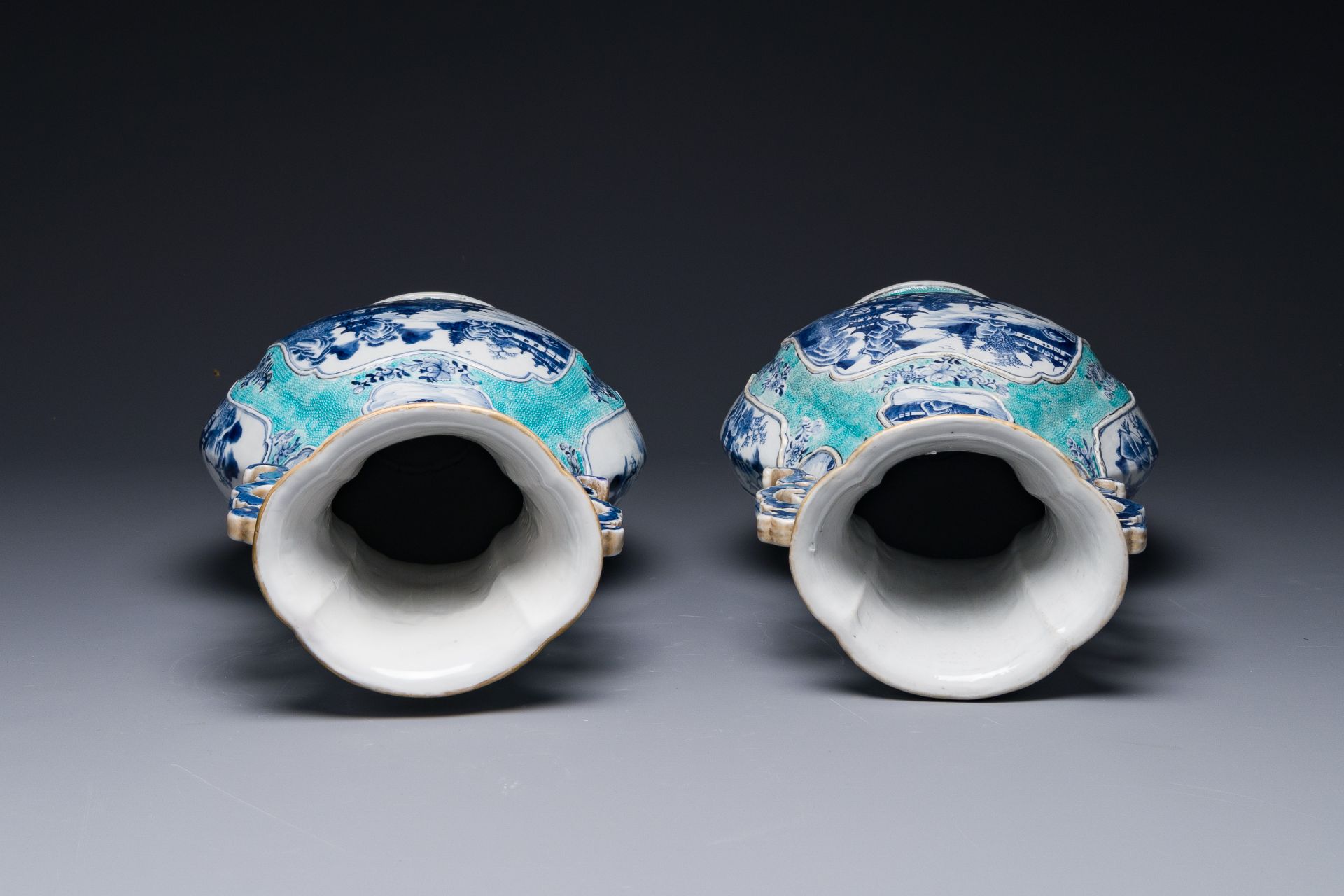 A pair of Chinese turquoise-ground blue and white vases depicting the Whampoa Pagoda and the Pearl R - Image 5 of 6