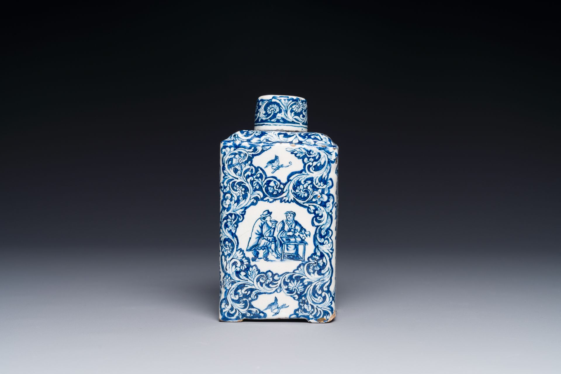 A rectangular Dutch Delft blue and white teacaddy and cover, 18th C. - Image 4 of 10