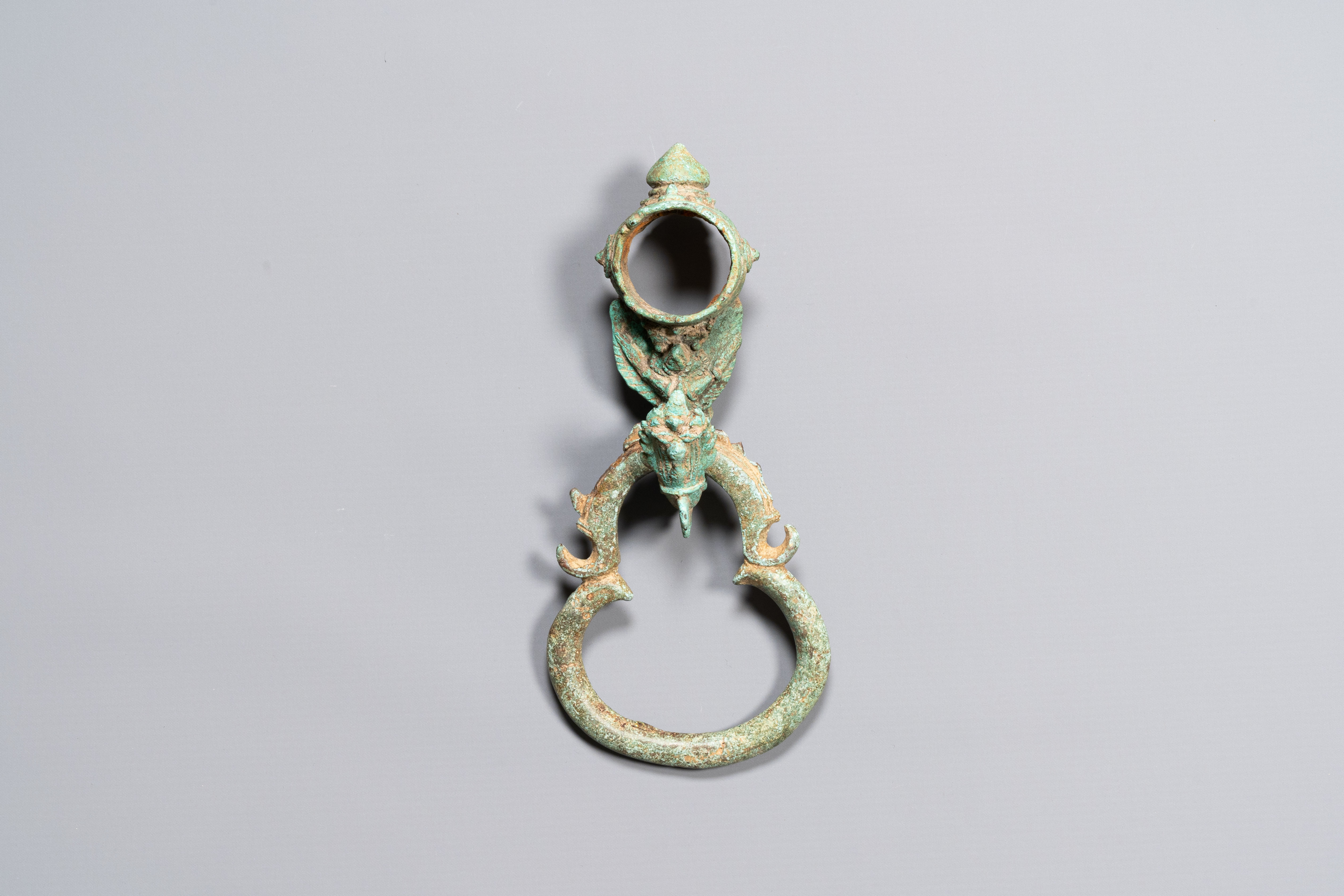 A bronze Khmer Bayon-style hanging hook from a palanquin, Angkor period, 12/13th C. - Image 3 of 30