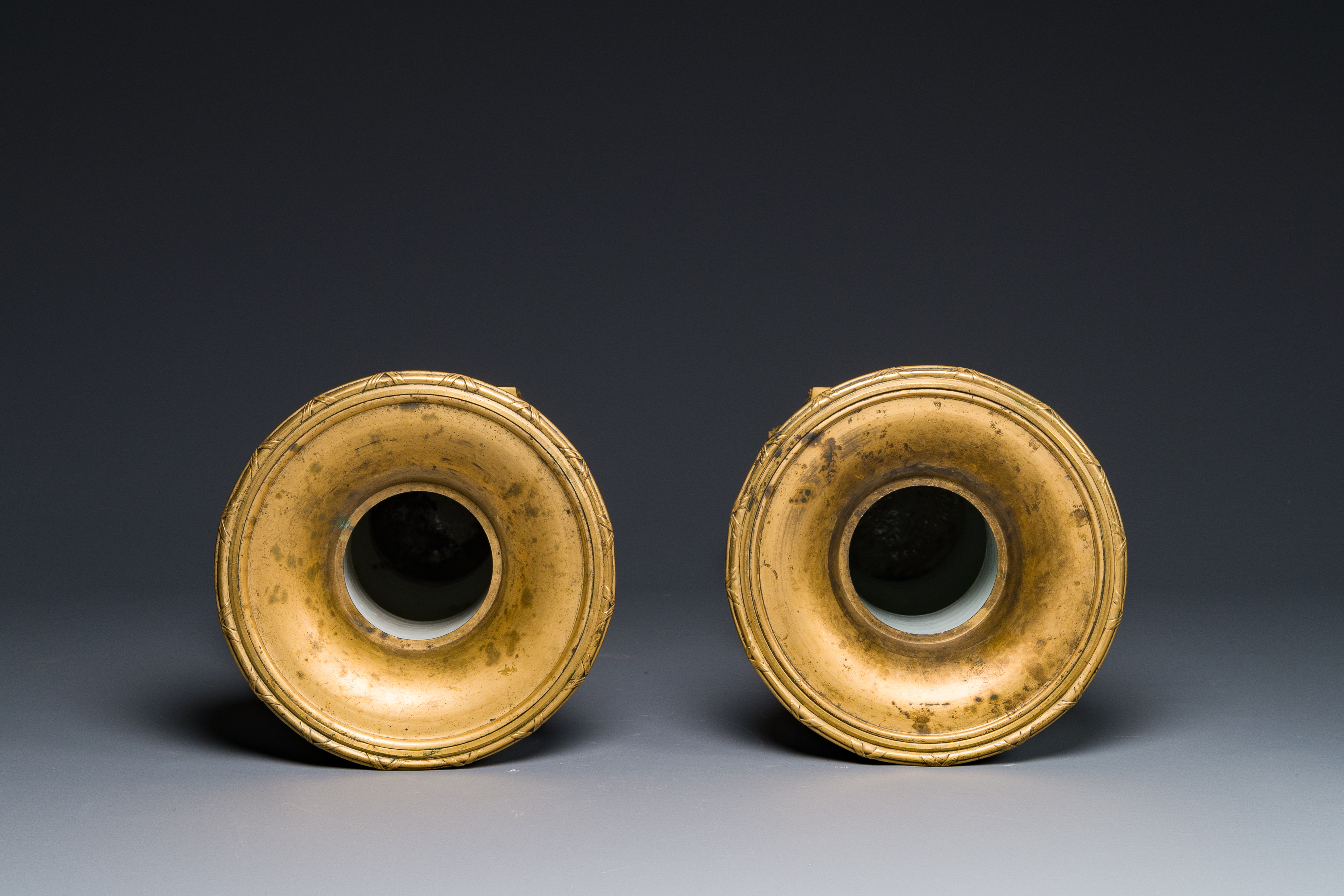 A pair of Chinese gilt-decorated powder-blue 'yenyen' vases with gilt bronze mounts, Kangxi - Image 5 of 6