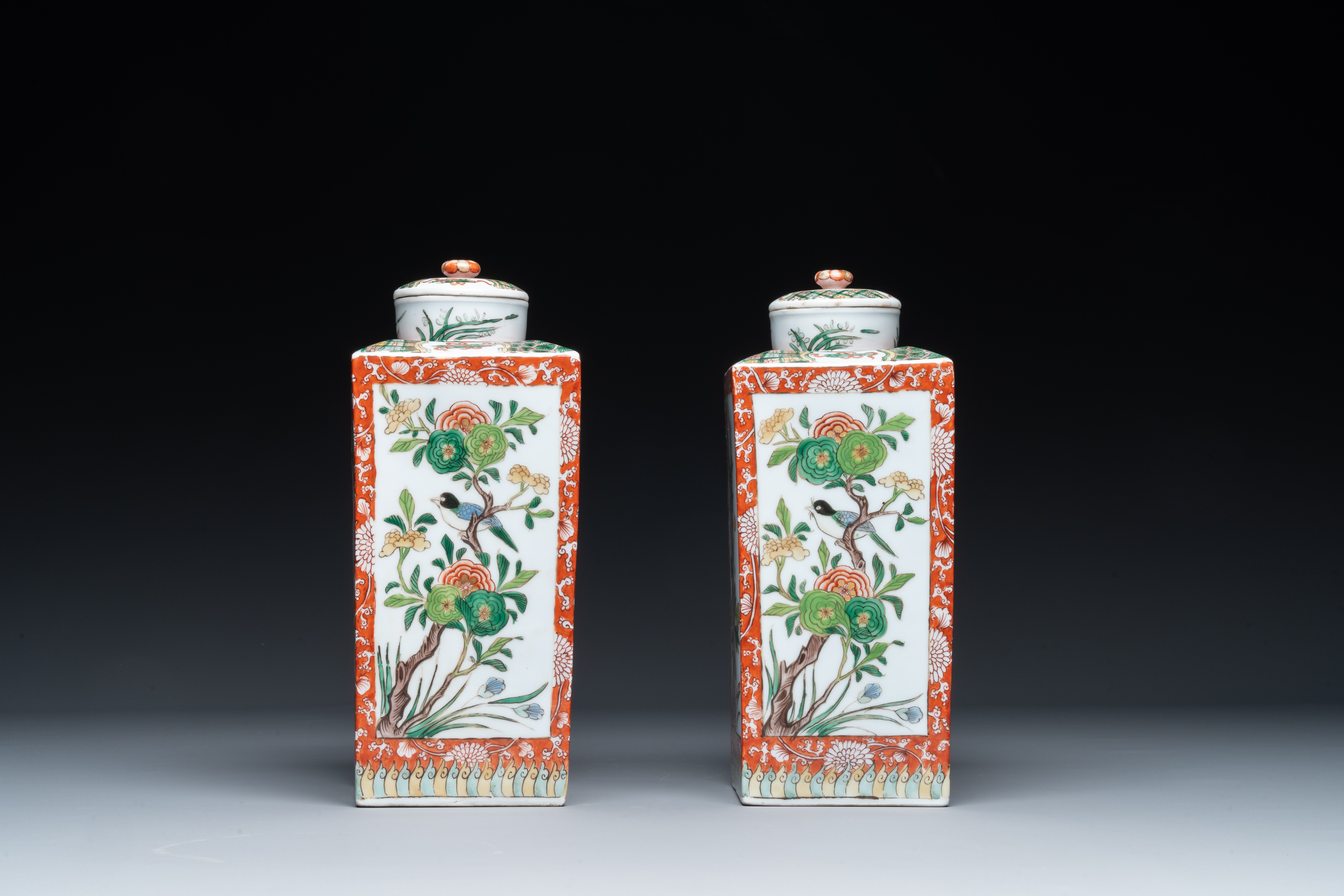 A Chinese blue and white bottle-shaped 'lotus scroll' vase and a pair of square famille verte flasks - Image 5 of 9