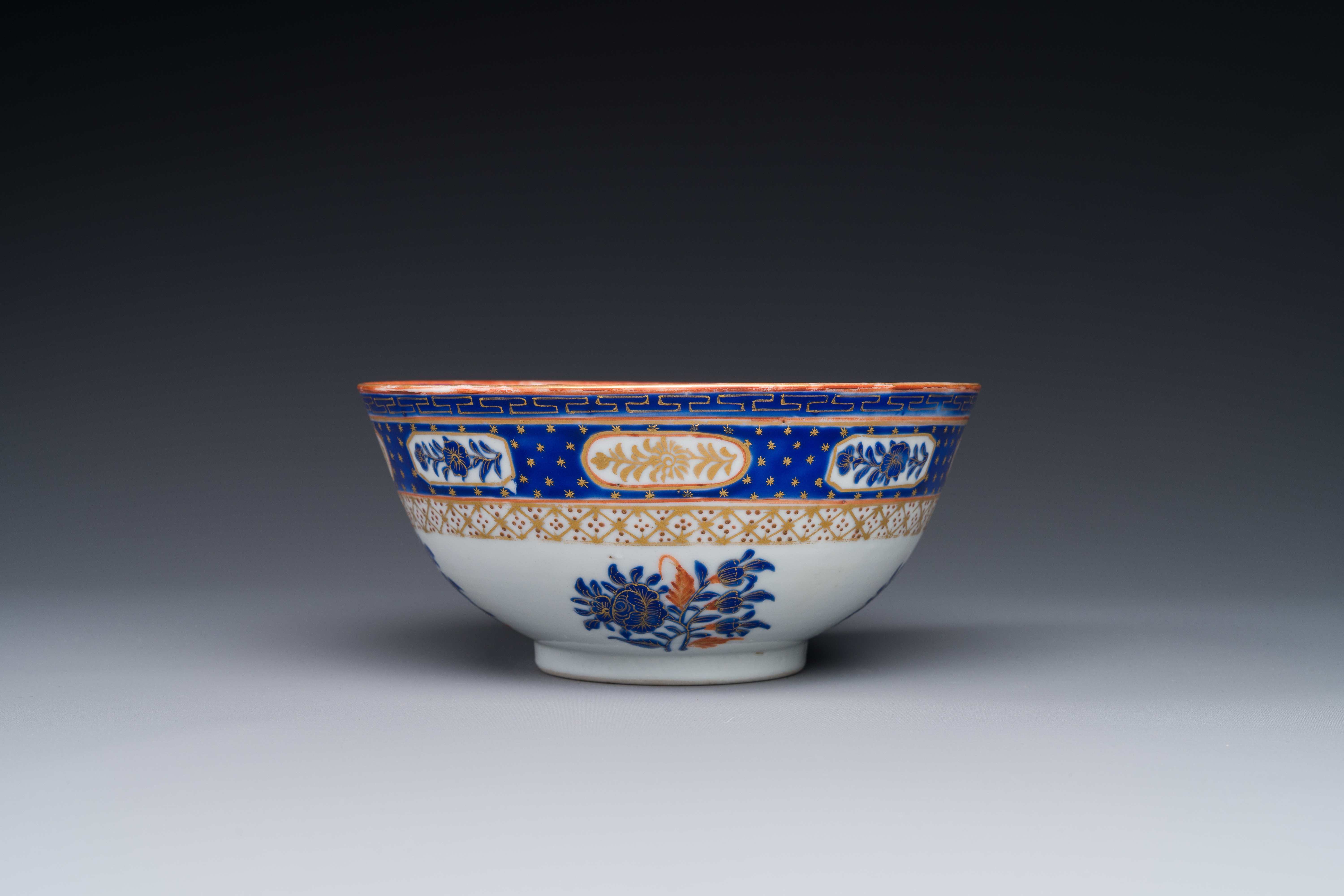 A Chinese Canton polychrome decorated bowl for the Islamic market, 19th C. - Image 4 of 5