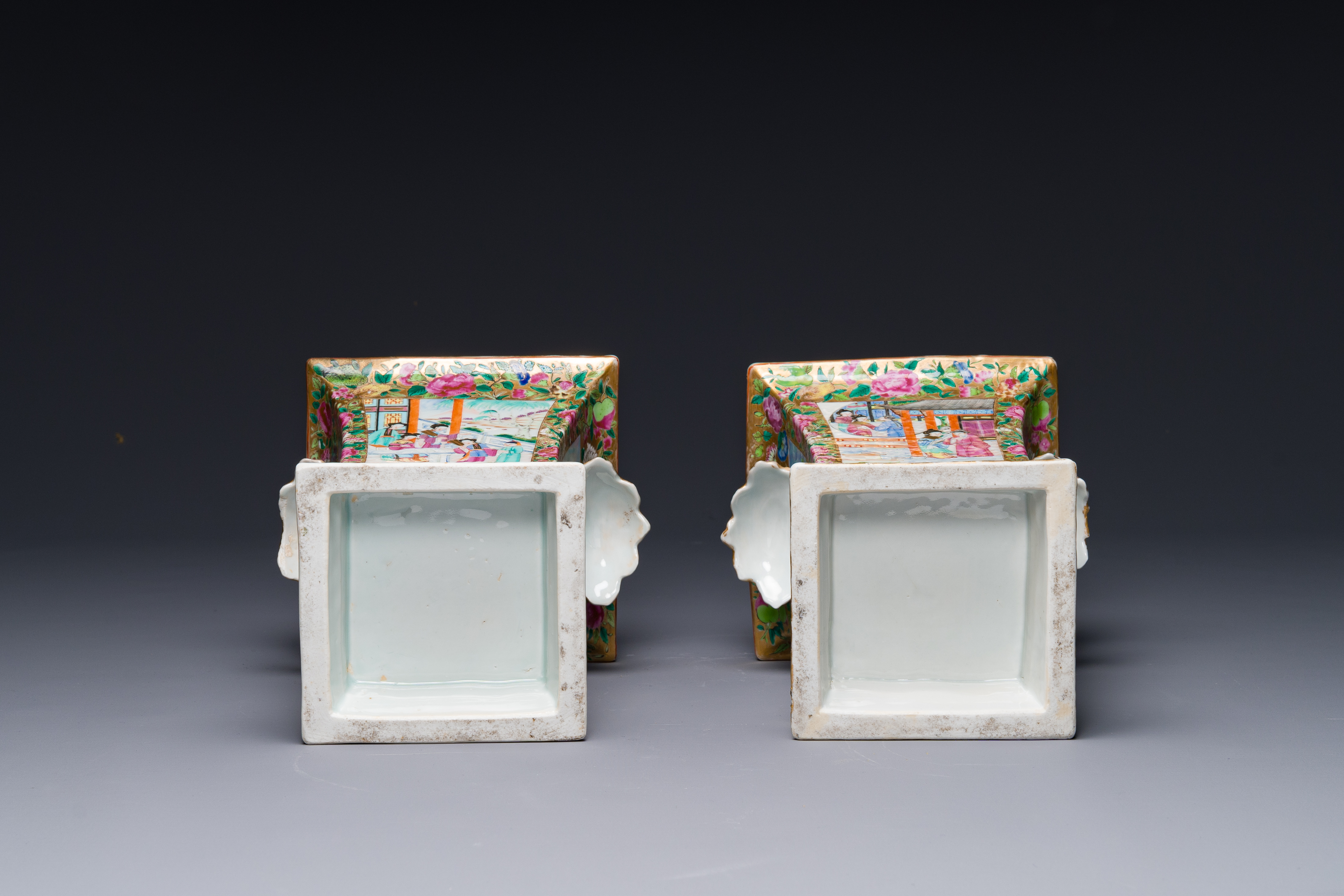 A pair of Chinese Canton famille rose bough pots and covers, 19th C. - Image 7 of 7